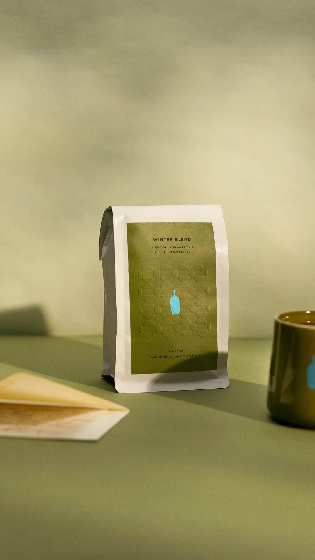 Blue Bottle Coffeeのインスタグラム：「For the fourth year, we’re welcoming back Gratitude Week. This time will always be near and dear to us as it’s a special week where we get to show you how grateful we are for you, our guests.  This year, we’re celebrating you with 25% off all coffee and coffee sets now through November 27. Share the gratitude with the simple but heartfelt gift of coffee and a handwritten note.」