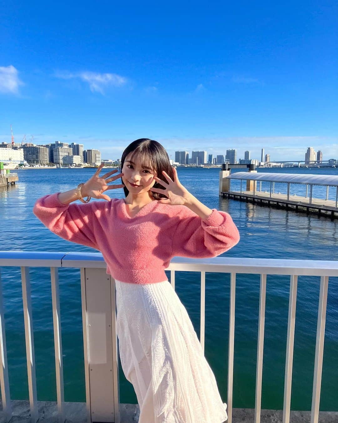 林芽亜里さんのインスタグラム写真 - (林芽亜里Instagram)「🎀 ⁡ お知らせ🪄 ⁡ ⁡ 今日11月21日発売の週刊SPA!巻頭 「今週の顔＆インタビュー」に掲載していただきました🤍 ⁡ ⁡ すっごく青空の日に素敵な衣装を着て撮影☀️ 楽しかったなぁ、、！！！ ⁡ 橋の上からクラゲが見えました😳 ⁡ ⁡ 是非チェックしてください~^_^♡ ⁡ ⁡ #林芽亜里 #週刊SPA」11月21日 11時55分 - meari__hayashi