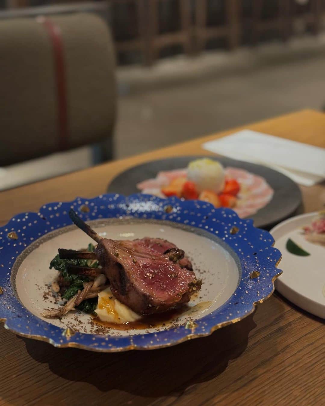 Erikaさんのインスタグラム写真 - (ErikaInstagram)「@miiikunkun と京都旅 🍁  京都「NOHGA HOTEL 清水 京都」 館内にレストラン、ルーフトップバー、ベーカリーカフェ「CICON」 @cicon_by_nohgahotel  でランチしてきたんだけど、 どれも美味しくて、とにかく お腹も心も大満足の1日になったよー 🫶  みくちゃん いつも ありがとー♥️  #ノーガホテル#京都ホテル#cicon#京都ランチ#京都旅#kyoto #kyotojapan #kyototrip #kyotocafe」11月21日 11時55分 - 911erika