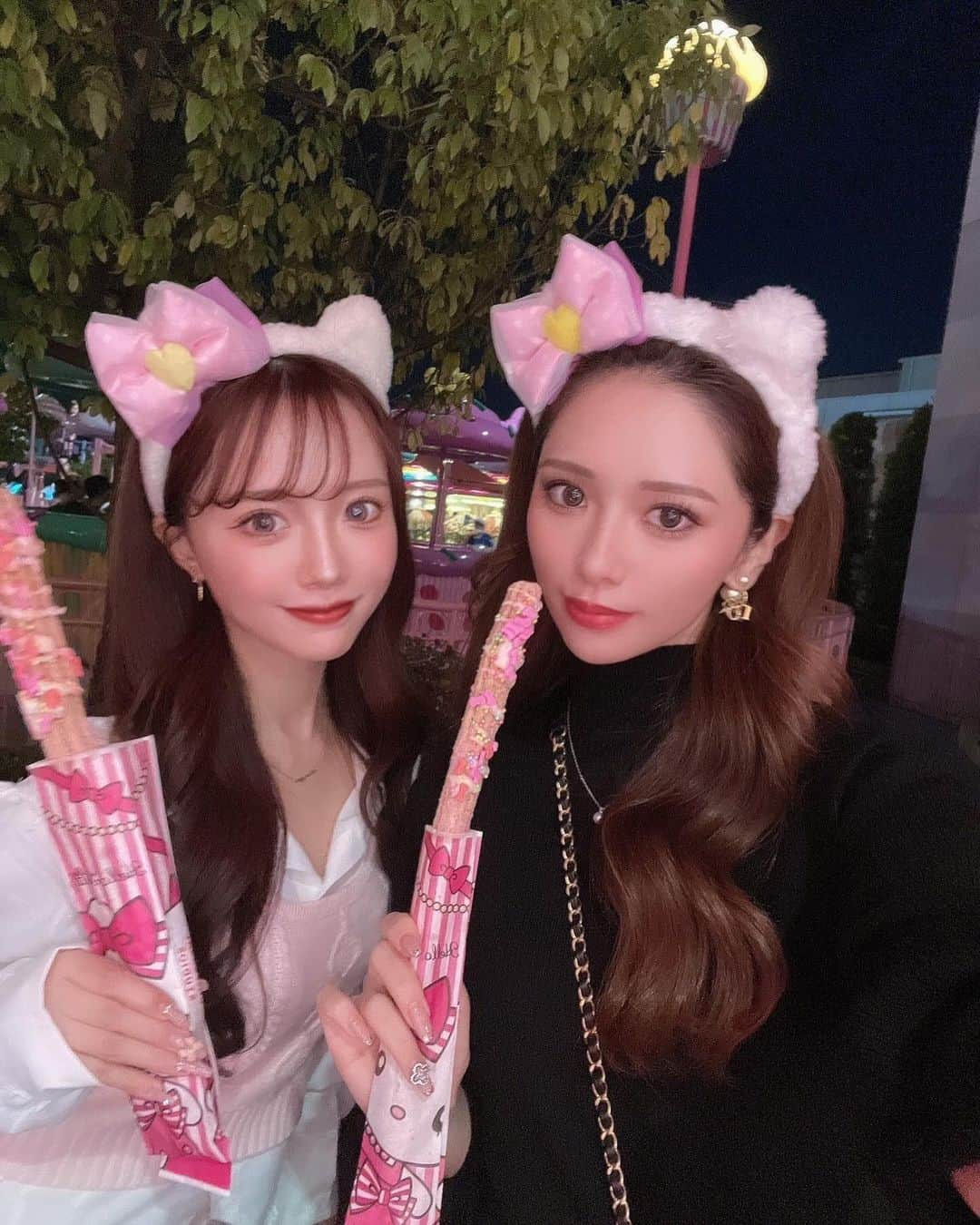 川猿てるみさんのインスタグラム写真 - (川猿てるみInstagram)「. キティーちゃん🎀 毎月ユニバは恒例になってきそう🙈💕 この日はティナ姫にあってユニバいって 充実しすぎてた🫣 そして毎回可愛くて、 見ては可愛い〜て癒されてます（笑）  また近々だね🩷  #ユニバ #ユニバコーデ #usj」11月21日 11時56分 - terumin1113