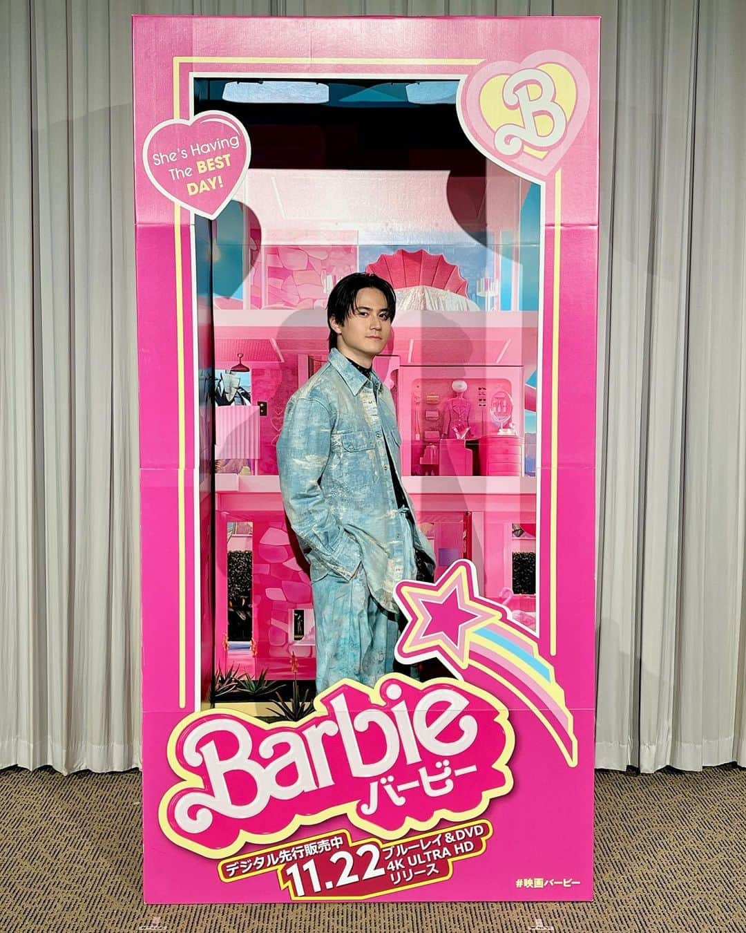 武内駿輔さんのインスタグラム写真 - (武内駿輔Instagram)「映画『Barbie』ブルーレイ・DVD・デジタル配信は明日より👭 @kozono_yukari  @__szkmy__  @warnerjp_official」11月21日 11時59分 - jwamadeus