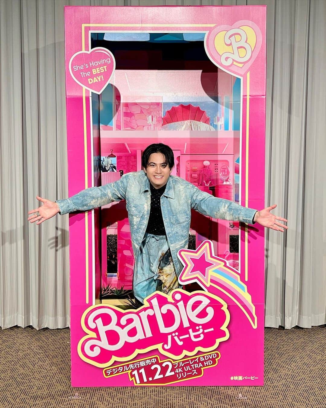 武内駿輔さんのインスタグラム写真 - (武内駿輔Instagram)「映画『Barbie』ブルーレイ・DVD・デジタル配信は明日より👭 @kozono_yukari  @__szkmy__  @warnerjp_official」11月21日 11時59分 - jwamadeus