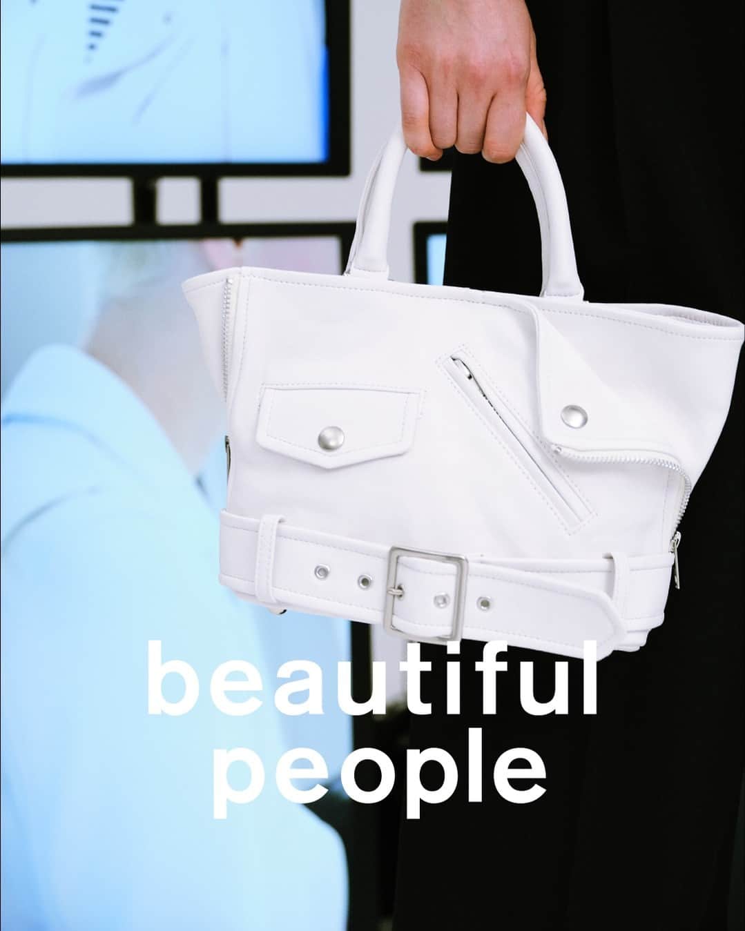 ビューティフルピープルのインスタグラム：「Pre-Spring 2024 Collection⁠ "FREE FROM STEREOTYPES"⁠ ⁠ ◻︎⁠color riders Kids tote bag  Color: white / Pink ⁠ ⁠ ーーー⁠ ⁠ 固定概念から自由になる。⁠ ⁠ 私たちには「英国的だね」「西海岸の雰囲気だ」 ⁠ というステレオタイプのイメージが存在する。⁠ ⁠ それは玄人にも素人にも。⁠ ⁠ ステレオタイプを逆手にとって、⁠ 自由なクリエーションを表現しよう。⁠ ⁠ ⁠ 普遍的な視点を変えるとどうなるのだろうか。⁠ ⁠ ⁠ 正面ではない別の角度からとらえることで昇華するパターン。⁠ ディテールを異なる位置、異なる素材に置き換えることで生まれる新たなデザイン。⁠ ⁠ 固定された概念から解き放たれ、 ⁠ 新しいものさしを携えるコレクション。⁠ ⁠ ⁠ What happens when you reverse the stereotypes and express your free creation?⁠ What happens when you change the universal point of view?⁠ ⁠ Patterns sublimate by being seen from a different angle than the front. New designs are created by replacing details with different positions and materials.⁠ ⁠ A collection design based on the classic items but breaking free from the normals.⁠ A collection that is free from fixed concepts and carries a new perspective.⁠ ⁠ Free from stereotypes.⁠ ⁠ －－－⁠ ⁠ ■Online store⁠ www.beautiful-people.jp⁠ ※ 11/18 - 12/8 までの期間中に、予約分は国内送料無料にてお届けします。⁠ ⁠ ■Global Online store⁠ www.beautiful-people-creations-tokyo.com⁠ ⁠ ■ 青山店⁠⁠⁠⁠ 東京都港区南青山3-16-6⁠⁠⁠⁠ ⁠⁠⁠⁠ ■ 新宿伊勢丹店⁠ 伊勢丹新宿店本館2階　⁠⁠⁠⁠TOKYOクローゼット/リ・スタイルTOKYO⁠⁠⁠⁠ ⁠⁠⁠⁠ ■ 渋谷PARCO店⁠ 渋谷パルコ2階⁠ ⁠ ■ ジェイアール名古屋タカシマヤ店⁠ ジェイアール名古屋タカシマヤ4階　モード＆トレンド「スタイル＆エディット」⁠⁠⁠⁠ ⁠⁠⁠⁠ ■⁠阪急うめだ店⁠ 阪急うめだ本店3階　モード⁠⁠⁠⁠ ⁠ #beautifulpeople⁠ #ビューティフルピープル⁠ #DOUBLEEND⁠ #ダブルエンド⁠ #FreefromStereotypes⁠ #everythingisbeautiful⁠ ⁠」
