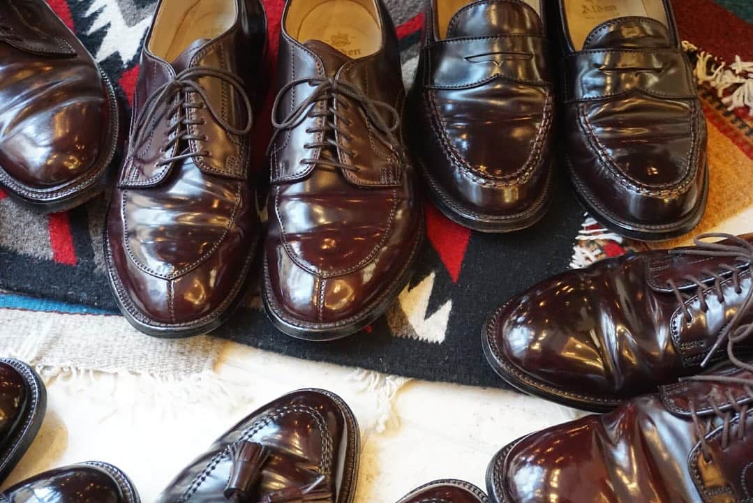 ラコタハウスのインスタグラム：「Alden  Cordovan Shoes Burgundy Color Collection  各種お問い合わせは、プロフィール欄記載リンクのLINEをご利用ください。  #alden #aldenshoes #thelakotahouse #cordovan #オールデン #ラコタハウス #コードバン #革靴」