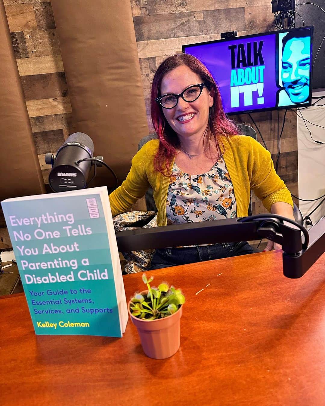 グレッグ・グランバーグのインスタグラム：「Recorded our latest episode of TALK ABOUT IT #podcast dropping soon with special guest/author/#caregiver/Mom @hellokelleycoleman  Pre-Order her new Book: “Everything No One Tells You About Parenting a Disabled Child” KelleyColeman.com」