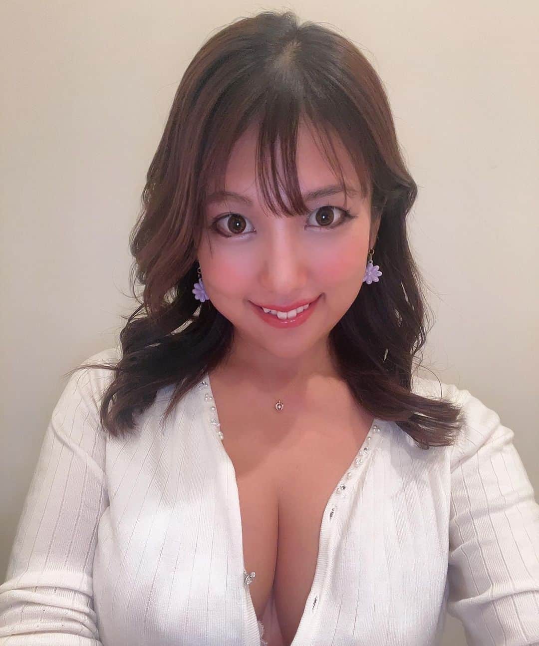 のインスタグラム：「#Happy 💖👼🏻🌈💖✨️   #ファンティア もよろしくね😘❤️✨️ https://fantia.jp/asamikamiya  #愛 に来てね💖👼🏻🪷💖✨️ 11月23日👘smooth 25日 zoom 30日 はなまる   #撮影会 よろしくです💖🦄🌈💖✨️」