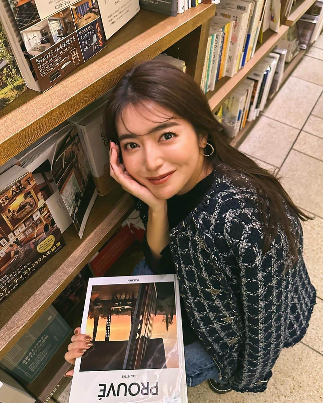 大口智恵美さんのインスタグラム写真 - (大口智恵美Instagram)「最近ファンデーションと眉毛メイク変えました🤍  寒くてあまり換気できないので、空気清浄機もフル稼働させてます！  秋と言うよりもう冬になってきたね❄️  #秋メイク #秋コーデ #outfit」11月21日 12時37分 - chemiiiii