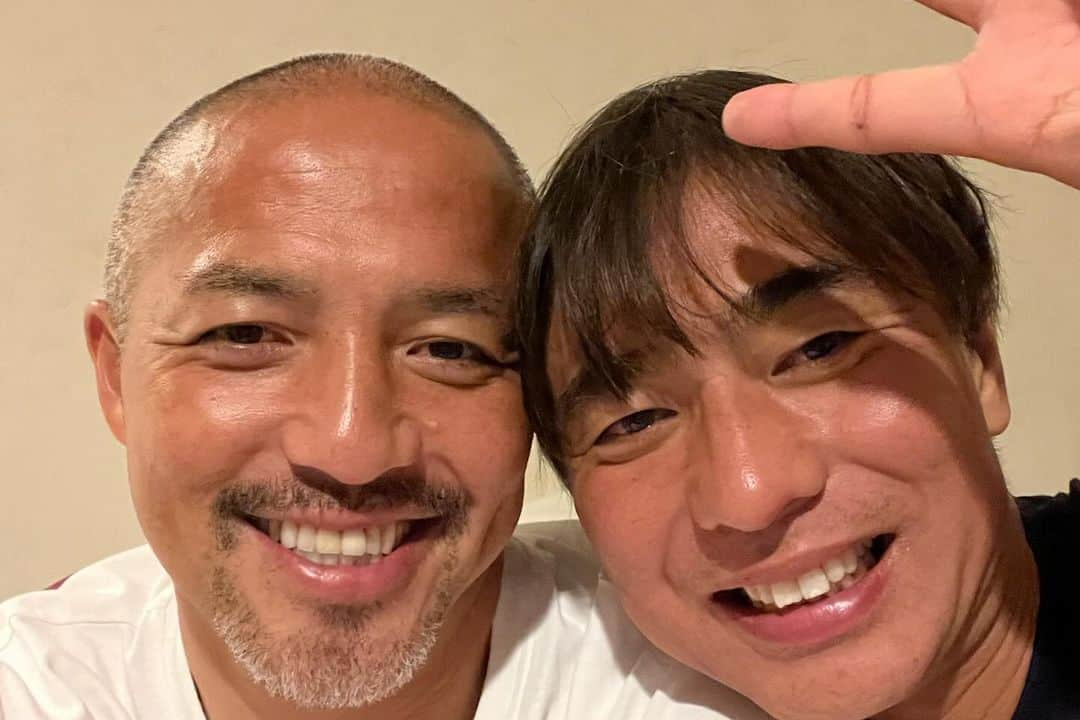 小野伸二さんのインスタグラム写真 - (小野伸二Instagram)「「モトフェス」にて。 素晴らしい仲間、そして熱いサポーターに囲まれた空間でした。  いつまでもその笑顔で、これからの若者の未来を明るくしていきましょうね🫡  参加させてくれてありがとう🙇  #モトフェス  #79年組  #仲間  #感謝」11月21日 13時00分 - shinjiono7