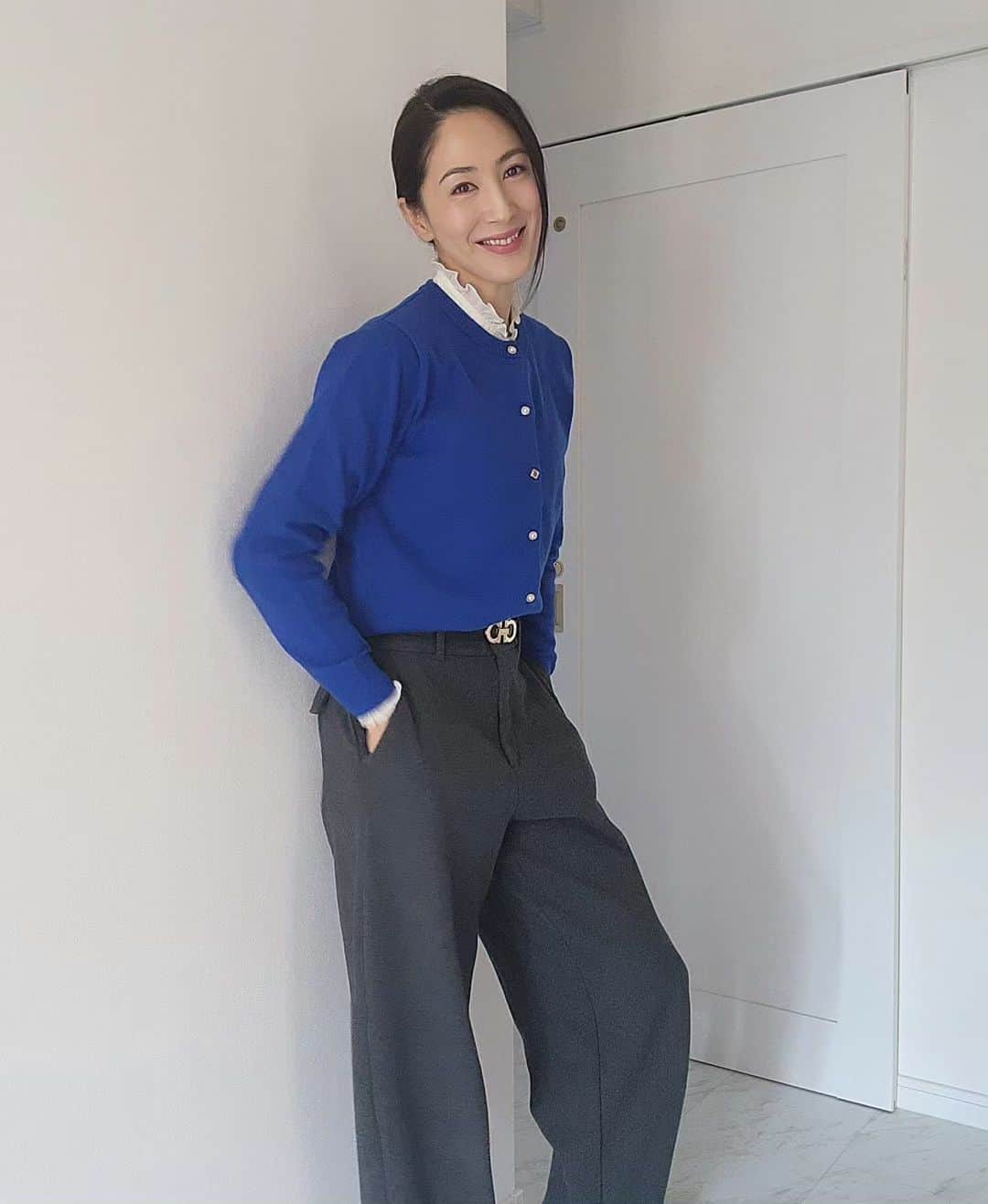 吉松育美のインスタグラム：「#ootd   本日もブルーでやらせていただいております💙🩵💙🩵  #ootd #fashion #今日のコーデ #오오티디 #コーデ #outfit #ファッション #code #コーディネート #私服」