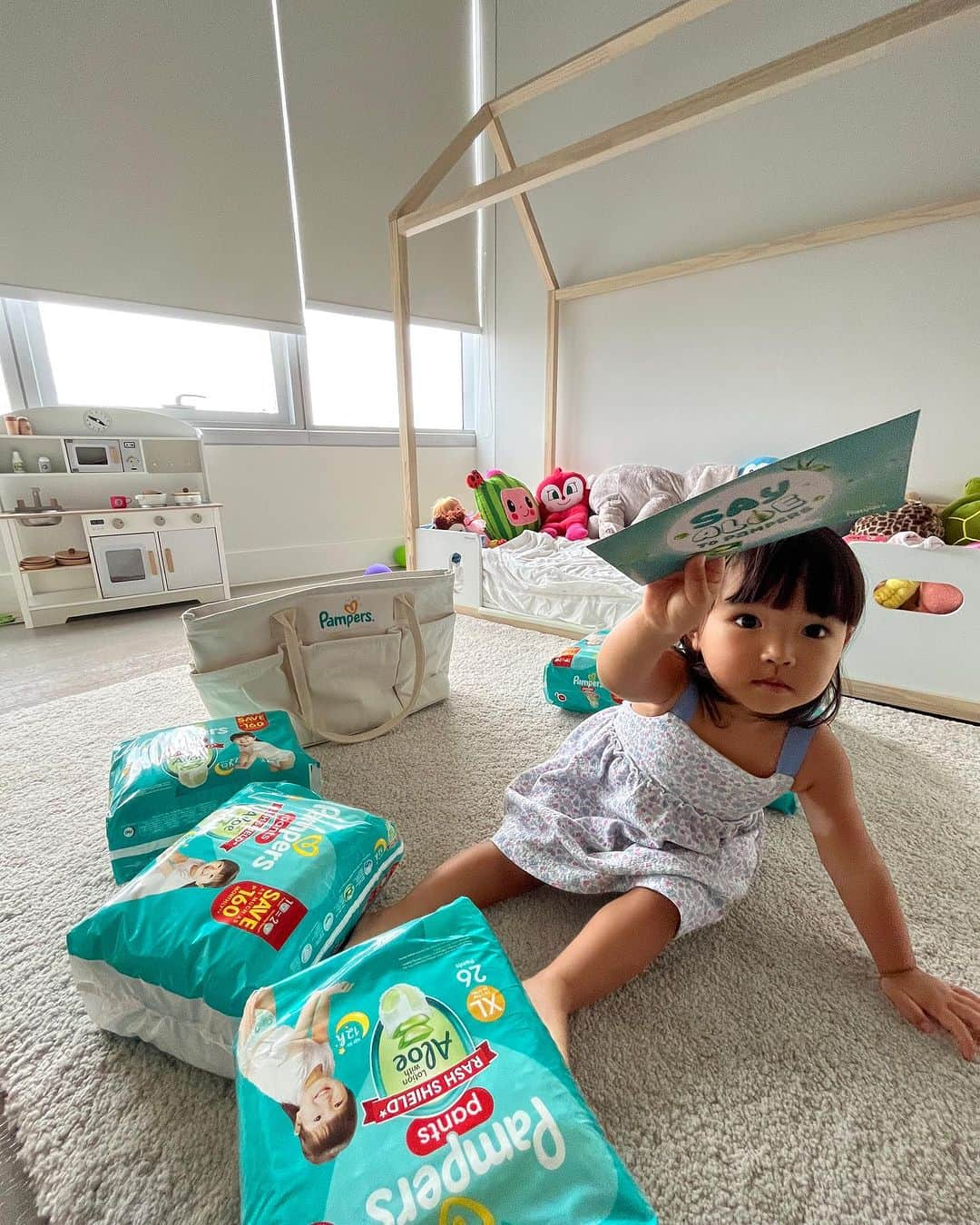 HISANAさんのインスタグラム写真 - (HISANAInstagram)「Hey Mamas!  Big news—I’m thrilled to share that I’m now an ambassador for @Pampersph , a brand we’ve trusted since Suzu was a newborn👧🏻🩷 We're super excited to take you and your little ones to Aloe World! It's the perfect place to share how the new Pampers Pants with Aloe Lotion makes our days smoother.   No more pausing playtime for diaper changes. With Pampers, one diaper goes a long way - it's like having two in one! That's dryness, comfort, and savings of ₱160 a month all rolled into one.  Join us on November 25th at SM MOA Music Hall for fun and learn all about it. Remember, with Pampers, we're saying goodbye to constant checks and hello to lasting moments🫶  #SayAloeToPampers #MyBabyTalks #PampersPH」11月21日 13時19分 - hisana22