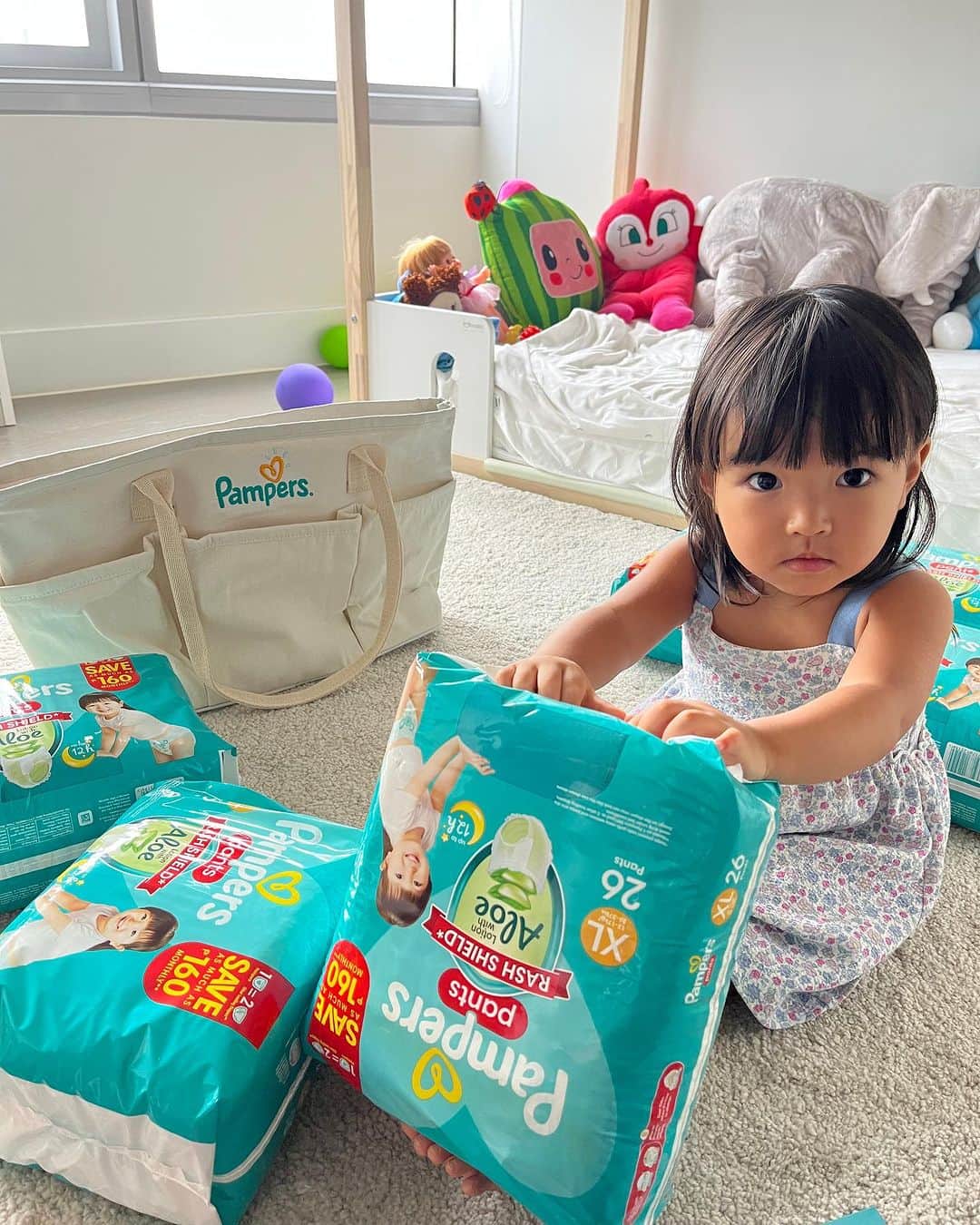 HISANAのインスタグラム：「Hey Mamas!  Big news—I’m thrilled to share that I’m now an ambassador for @Pampersph , a brand we’ve trusted since Suzu was a newborn👧🏻🩷 We're super excited to take you and your little ones to Aloe World! It's the perfect place to share how the new Pampers Pants with Aloe Lotion makes our days smoother.   No more pausing playtime for diaper changes. With Pampers, one diaper goes a long way - it's like having two in one! That's dryness, comfort, and savings of ₱160 a month all rolled into one.  Join us on November 25th at SM MOA Music Hall for fun and learn all about it. Remember, with Pampers, we're saying goodbye to constant checks and hello to lasting moments🫶  #SayAloeToPampers #MyBabyTalks #PampersPH」