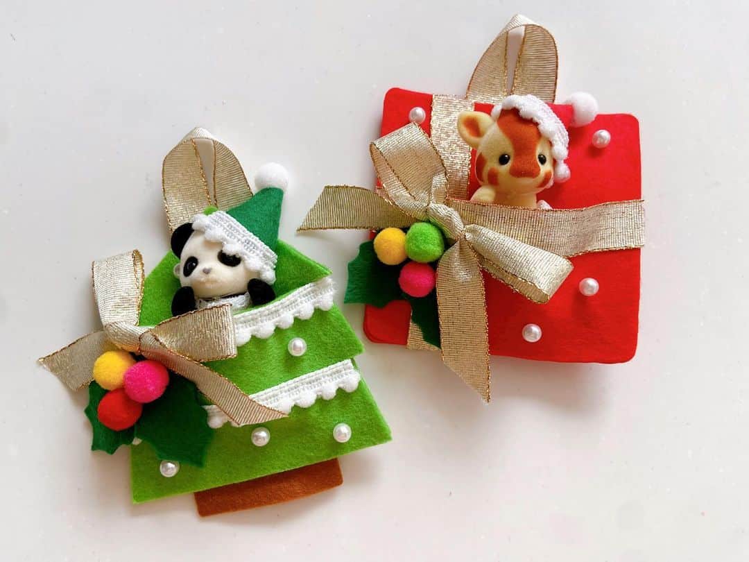 おおで ゆかこさんのインスタグラム写真 - (おおで ゆかこInstagram)「森の手芸屋さんワークショップキット『クリスマスポケット』のプレゼントボックス、ツリーを作りました。 https://www2.crafttown.jp/event_info/202311_xmaspocket/ お人形をセットして飾ることができます。 自由にアレンジしても楽しめそうです✨」11月21日 13時32分 - odeyu86