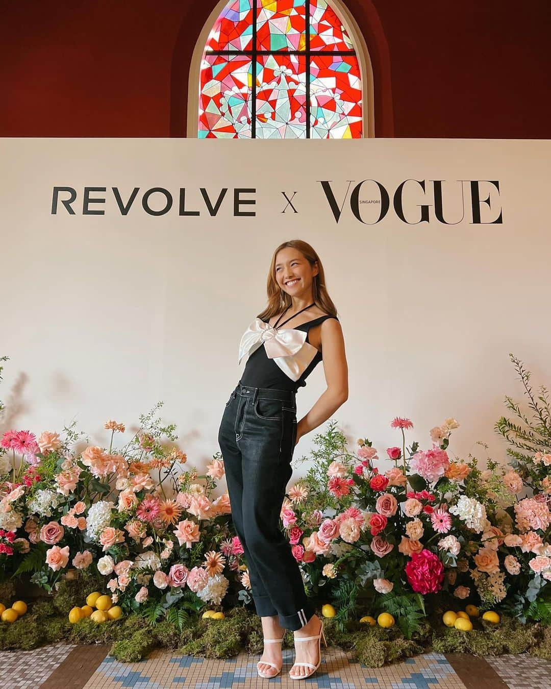 Jenn Imさんのインスタグラム写真 - (Jenn ImInstagram)「A fit filled four days with @revolve 🌹 Gosh, it's been a hot minute since I've done a trip like this. Hot take, but I personally love revisiting places I've been to before. Less pressure to see it all and more opportunity to feel it all. It felt like camp and I s'pose it's always summer in Singapore. #revolvearoundtheworld」11月21日 13時40分 - imjennim