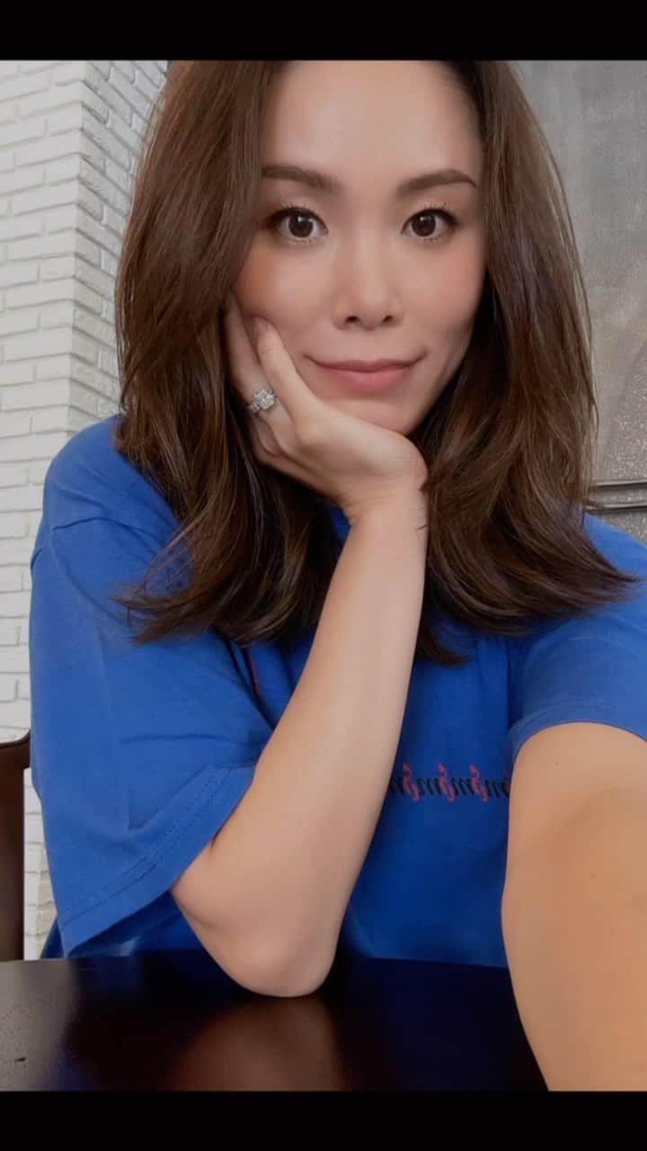 森理世のインスタグラム：「Hello new & familiar faces, glad to have you here 🥰」