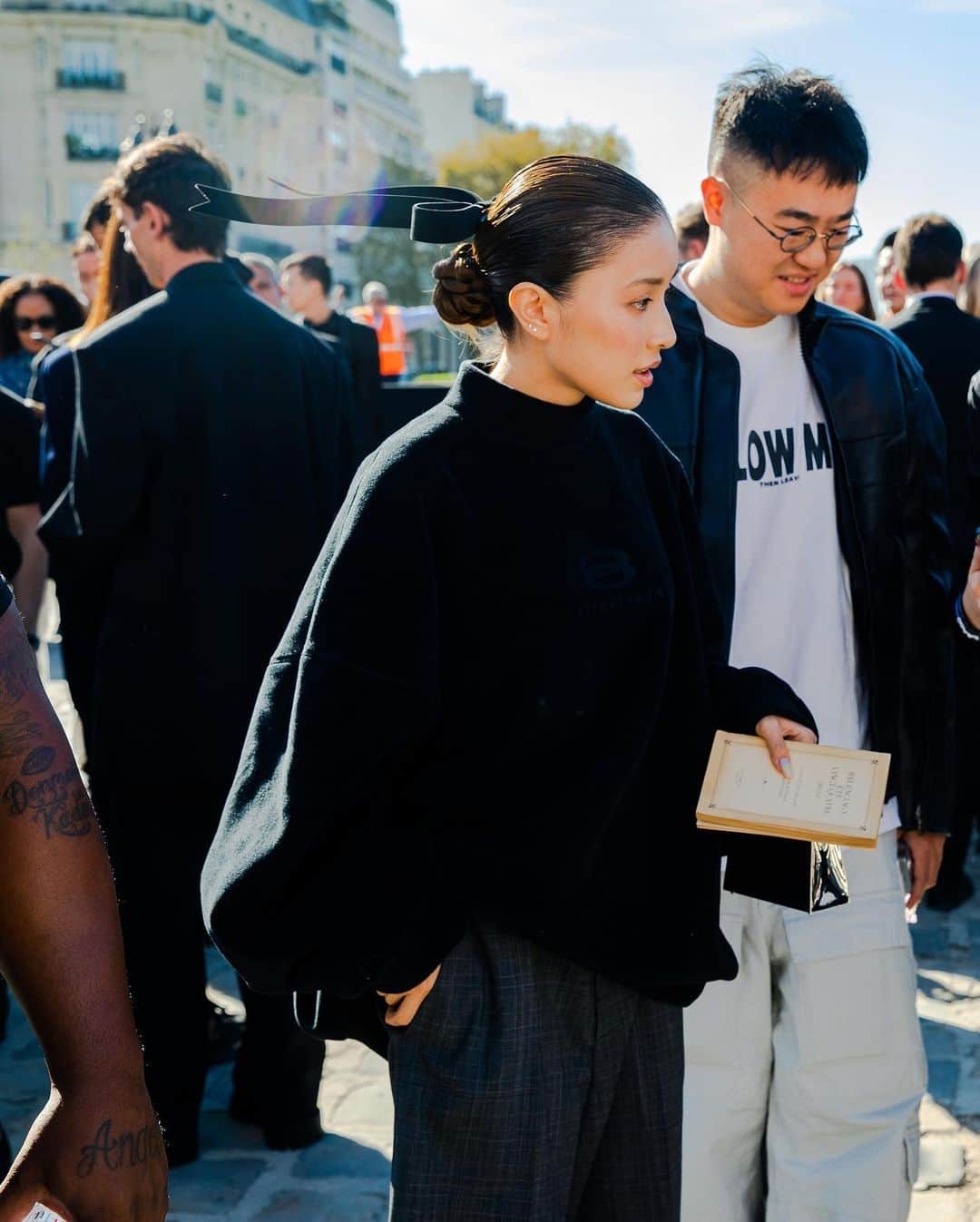 가로수길 , Seoulさんのインスタグラム写真 - (가로수길 , SeoulInstagram)「PFW Street Style @balenciaga ✨ 발렌시아가 쇼장에서」11月21日 13時55分 - jaylim1