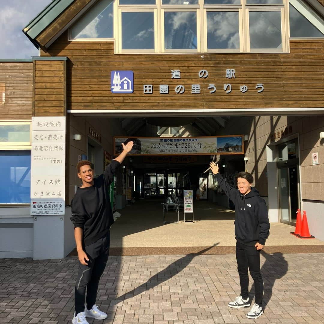 北海道日本ハムファイターズさんのインスタグラム写真 - (北海道日本ハムファイターズInstagram)「#道の駅 田園の里うりゅうで、うりゅう米クレーンゲームに挑戦🔥🌾  #万波中正 #果たして結果は…  #矢澤宏太  #顔はめパネル  #雨竜町  #lovefighters  #応援大使プロジェクト」11月21日 13時58分 - fighters_official