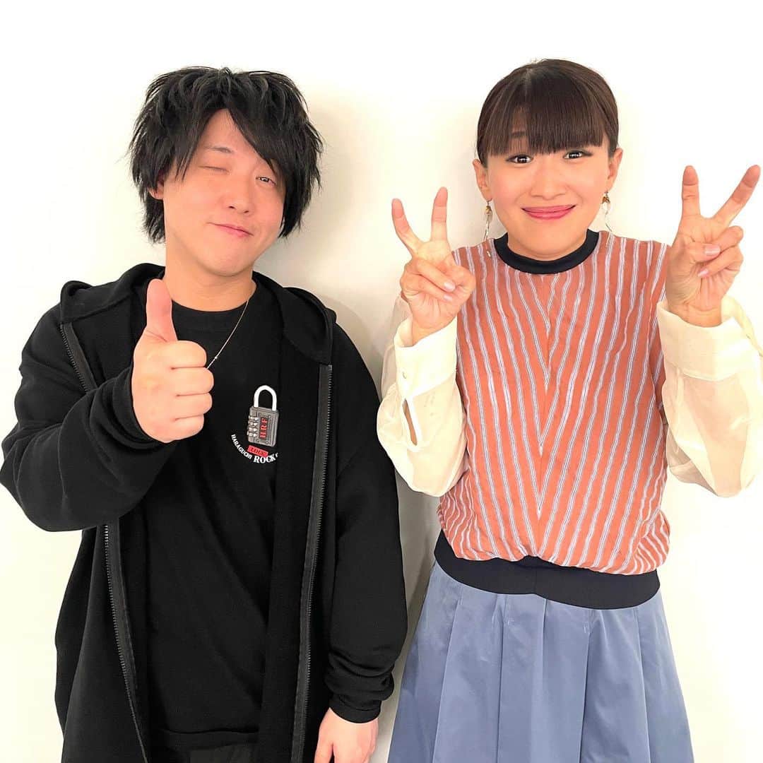 田村正和のインスタグラム：「昨日は♪  素敵すぎる番組の収録✨ お知り合いがたくさんいて楽しかったー 楽屋が大部屋だったからね、色々な話を聞けたんだ！  そして今回は夫婦共演ではありませんが、、 沙羅さんもちょー面白かったので😂ご期待ください✌️  年末特番です‼︎」