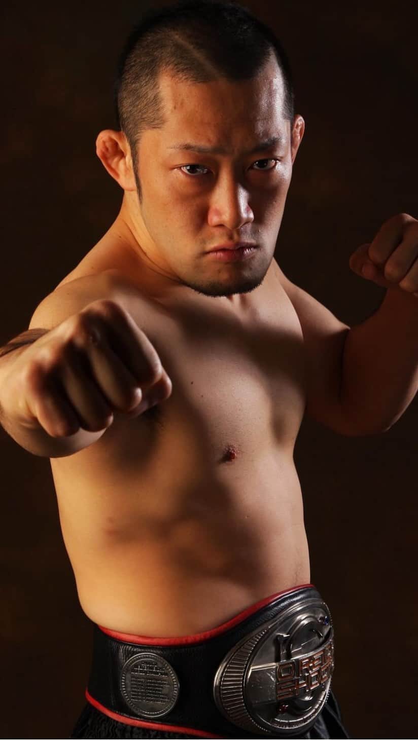 佐藤ルミナのインスタグラム：「BLOWS @mmabjjblows 中蔵代表によるFlying Armbarを安全に行う為の段階的練習方法🦅 さすが理論派の中蔵代表！顔は怖いけど分かり易い👍 飛び十字は難しそうに見えて実はかなり簡単なのでこの動画を参考に練習してみて下さい。 ※飛び付く際には頭を打たないよう十分ご注意下さい⚠️ How to practice the flying armbar. #armbar #flyingarmbar #ブロウズ #大阪  #リールのシェアが良くわからん」