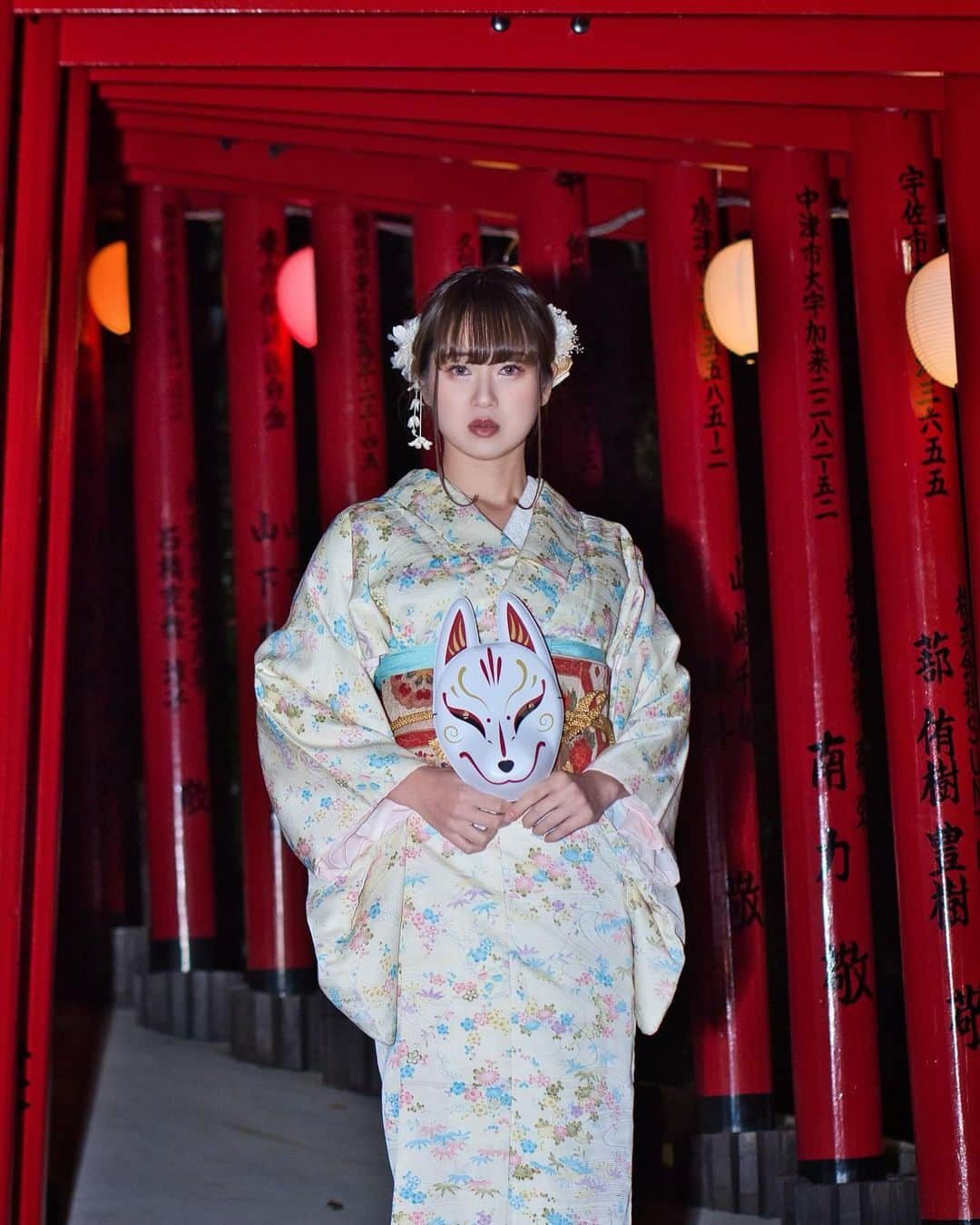 由地成美のインスタグラム：「･ ， ，  camera▶ 山のフドウさん ，   #祐徳稲荷神社 #狐の嫁入り #神社 #着物 #着物女子 #着物ポトレ #着物コーディネート #夜撮 #ポートレート #ポートレートモデル #被写体 #被写体依頼受付中  #撮影会モデル #モデル #被写体になります #福岡撮影会 #ポトレ #撮影モデル #カメラマンさんと繋がりたい #写真撮ってる人と繋がりたい #写真好きな人と繋がりたい #japan #girl #cute #sexy  #beauty #model #love #photo #follow」