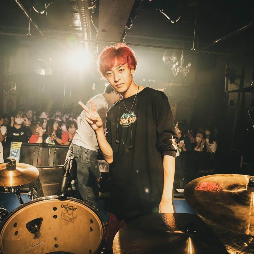 Hasshi（はっしー）さんのインスタグラム写真 - (Hasshi（はっしー）Instagram)「2023.9.22 渋谷チェルシーホテル 東名阪ワンマンツアー「ぼい勢拡散集会」東京編  遅ばせながら、最高の夜でした🤘  Photo by @mnmy_0073   #voisquarecat #ぼいすく #drums #drum #drummer #rock #ドラムス #ドラマー #ドラム #ドラム男子 #ロックドラマー #sakae #sakaedrums #sakaeosakaheritage #paiste #🥁 #邦楽ロック #邦ロック #ロックバンド #ライブバンド #fashion #ライブ写真 #photo #livephoto」11月21日 20時14分 - hasshi_vsc