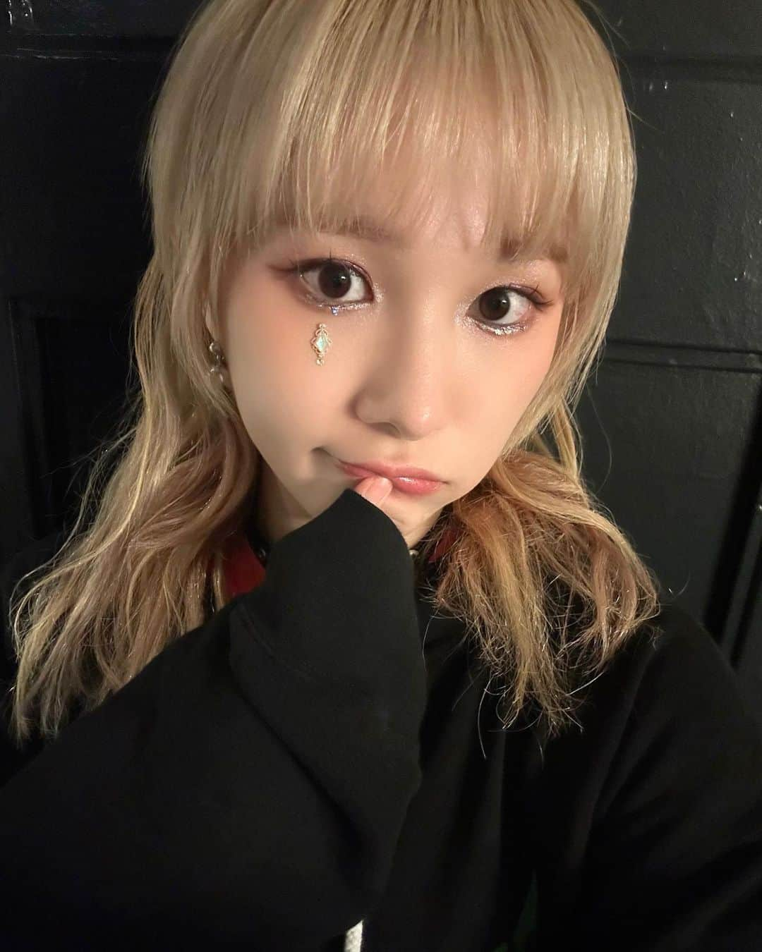 EVERGLOWさんのインスタグラム写真 - (EVERGLOWInstagram)「[📸Today EVERGLOW]  ‎23.11.20 #US_TOUR in San Francisco  오늘의 에버글로우💜  ‎⁦‪#EVERGLOW‬⁩ ⁦‪#에버글로우‬⁩ ‎⁦‪#이유‬⁩ ⁦‪#시현‬⁩ ⁦‪#미아‬⁩ ⁦‪#온다‬⁩ ⁦‪#아샤‬⁩ ⁦‪#이런‬⁩ #ALL_MY_GIRLS_IN_US」11月21日 15時25分 - official_everglow