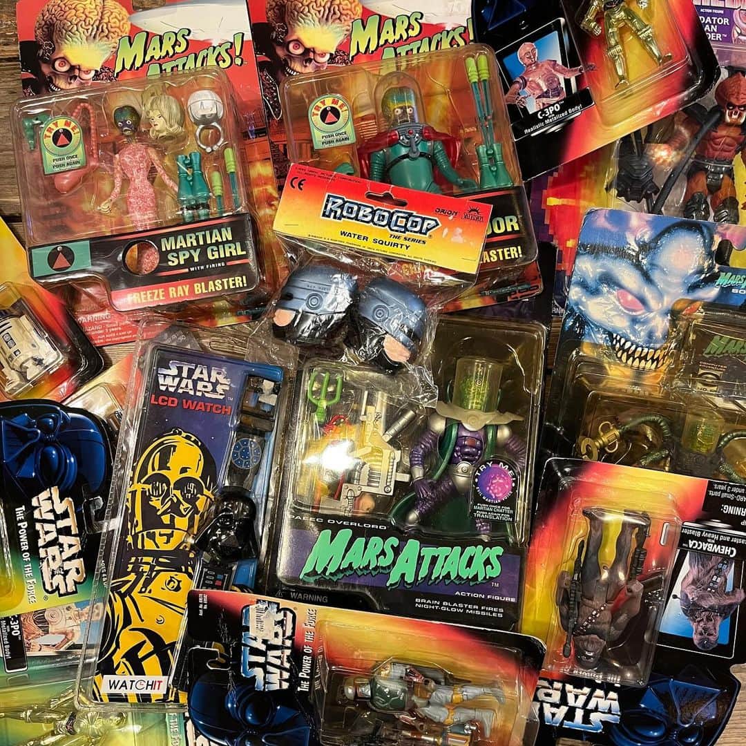 kiarrysのインスタグラム：「1990’s Blister Package Toys New in.飾って場所取り、締まってガサばるブリスターでもなんか、いいんですよねぇブリスターってなんだろ？」