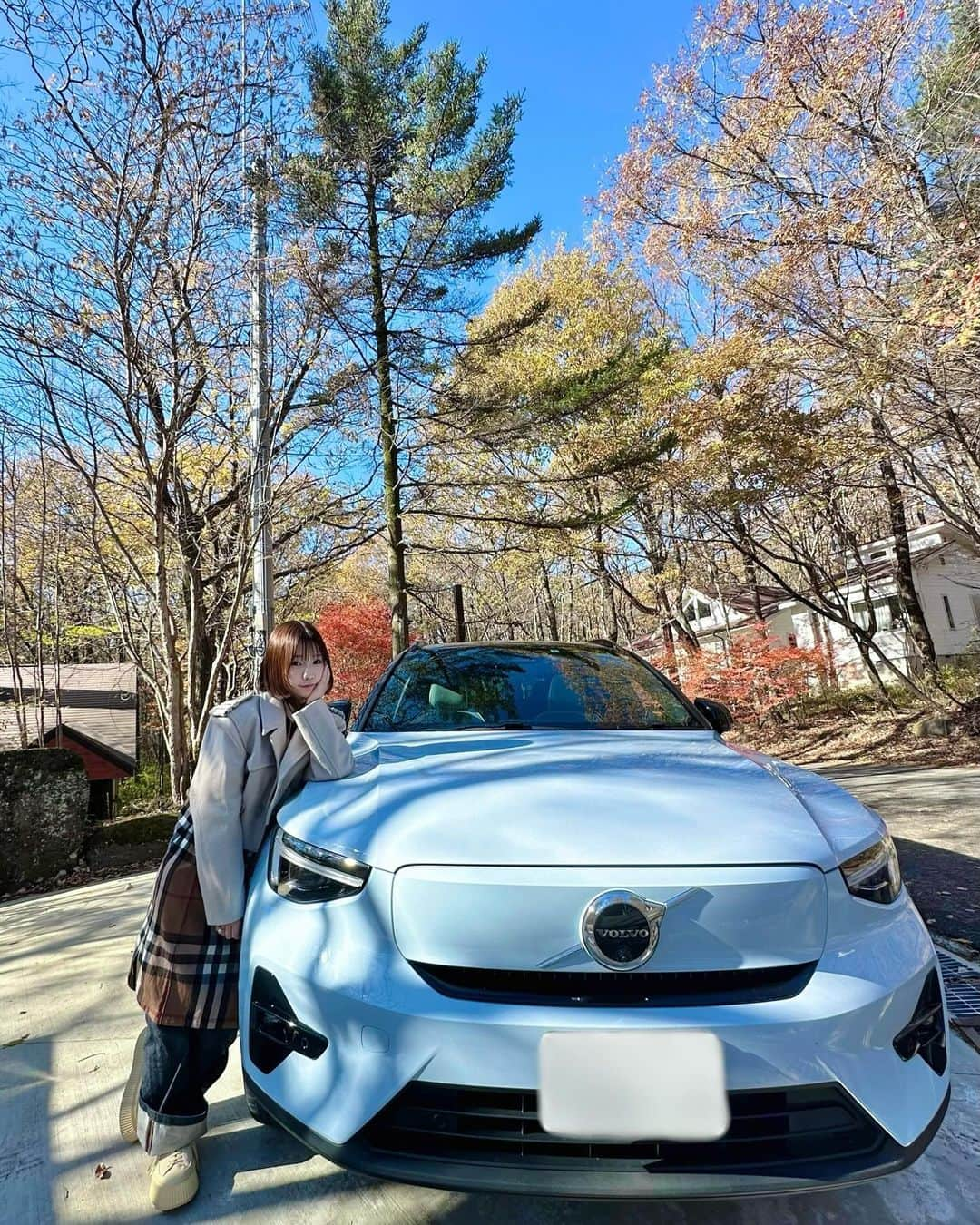 山内あいなさんのインスタグラム写真 - (山内あいなInstagram)「カーセンサーの撮影でドライブ中🚙お楽しみに🩵  #volvo  #ev」11月21日 15時22分 - ainayamauchi3131