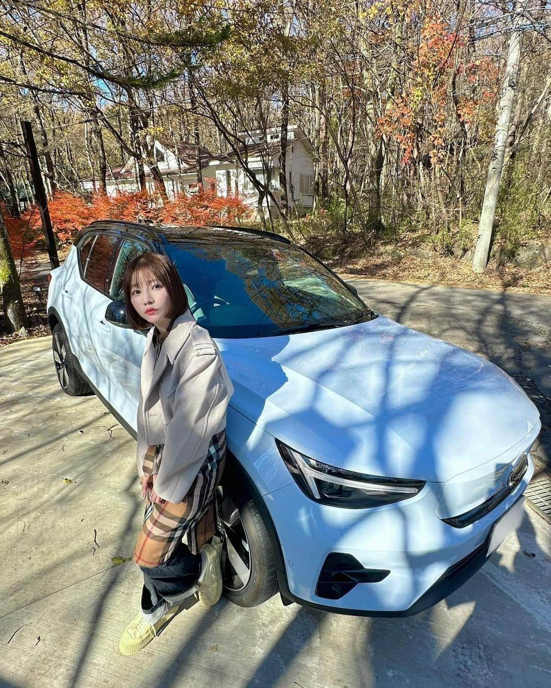 山内あいなさんのインスタグラム写真 - (山内あいなInstagram)「カーセンサーの撮影でドライブ中🚙お楽しみに🩵  #volvo  #ev」11月21日 15時22分 - ainayamauchi3131