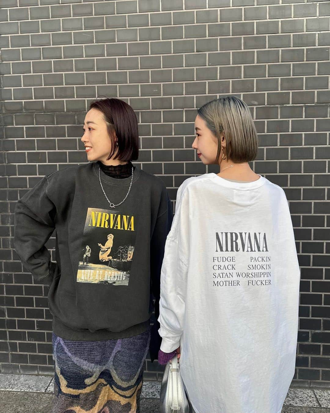 Ameri VINTAGE LUMINE SHINJUKUのインスタグラム：「. NOW ON SALE———  NIRVANA VINTAGE LIKE SWEAT (02320320880) ￥16,500 tax in ブラック  NIRVANA BIG LS TEE (02320320870) ￥12,100 tax in ホワイト  Mana 156cm Rena 158cm  @amerivintage #amerivintage  #ameri #ameri_staffsnap #ameri2023autumnwinter #nirvana」