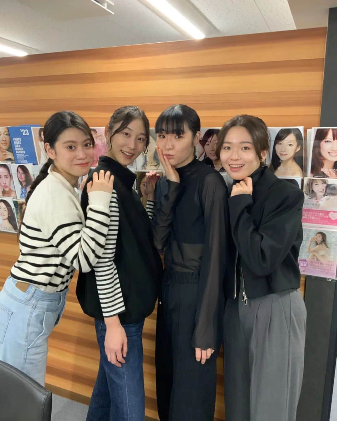 アースモデルスのインスタグラム：「#渡辺詩織 #九条まな美 #佐藤佳奈 #関口夏子  #モデル #アースモデルス #earthmodels #earth_models #earth_models_jp #モデルエージェンシー #モデル事務所 #モデル募集 #ファッション #ファッションモデル #model #イアラ #イアラモデルエージェンシー #イアラモデルス #イアラグレース #アネラ #iaramodelagency #青山 #表参道 #外苑前」