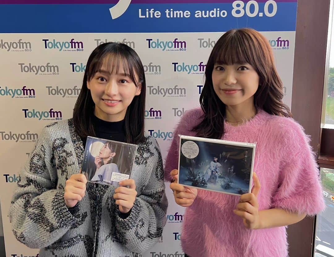 miwaのインスタグラム：「影ちゃんありがと😊🩵🩵🩵」