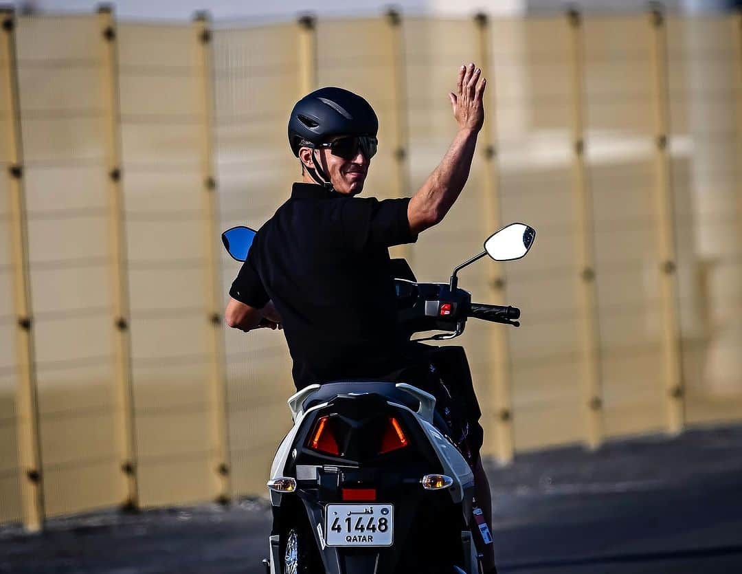 トニ・エリアスのインスタグラム：「See You Soon Doha!!♥️🙏  @gresiniracing  #motogp  #moto2 #motoe」