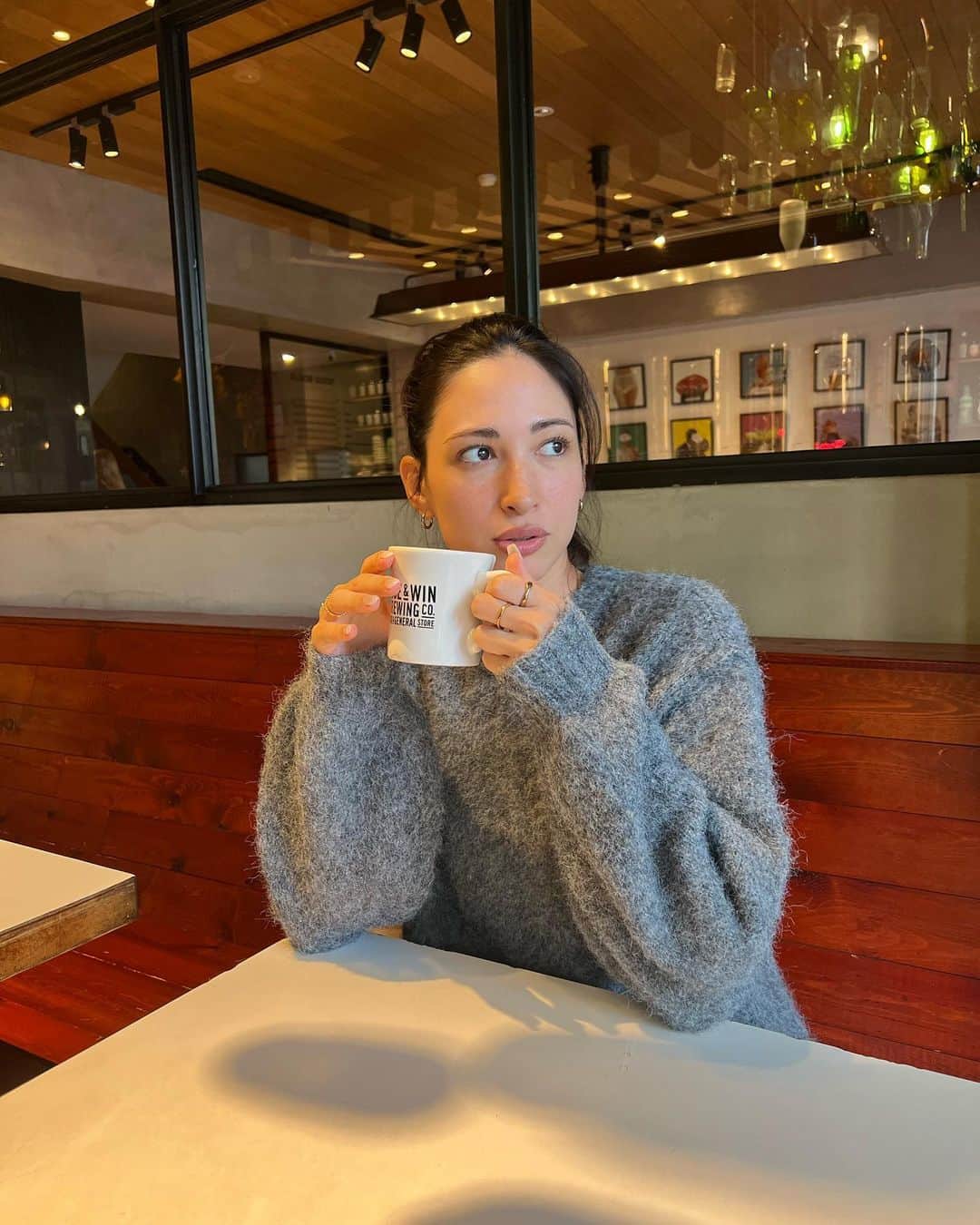 ジュリア・ミナトヤさんのインスタグラム写真 - (ジュリア・ミナトヤInstagram)「食後のコーヒー☕️  #私はコーヒーj」11月22日 20時00分 - julia.minatoya