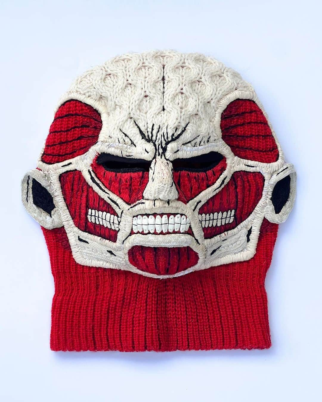 9GAGさんのインスタグラム写真 - (9GAGInstagram)「Hand-stitched Colossal Titan balaclava🤯 🧵 by @jaffasaba  - #attackontitan #AOT #balaclava #colossaltitan #talent #awesome #impressive #9gag」11月21日 16時00分 - 9gag