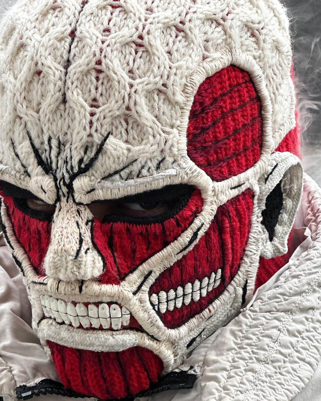 9GAGさんのインスタグラム写真 - (9GAGInstagram)「Hand-stitched Colossal Titan balaclava🤯 🧵 by @jaffasaba  - #attackontitan #AOT #balaclava #colossaltitan #talent #awesome #impressive #9gag」11月21日 16時00分 - 9gag