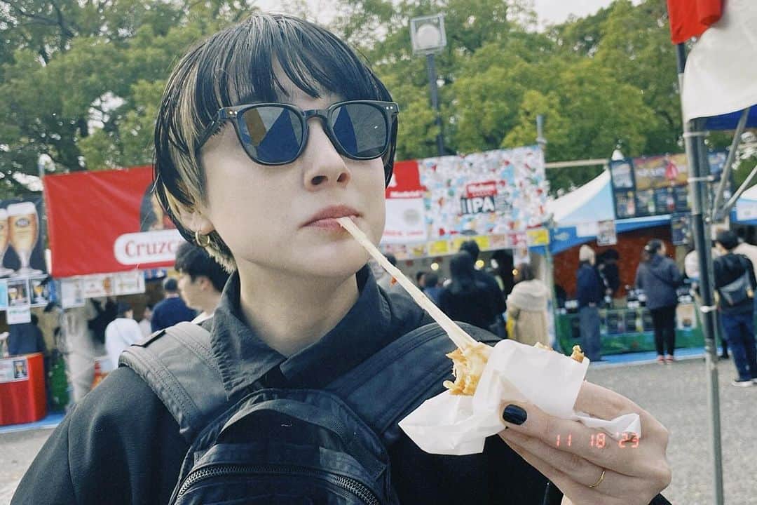 Emilyのインスタグラム：「2023年、やり残したことがまだ一つあるのだ。 ねえ？」