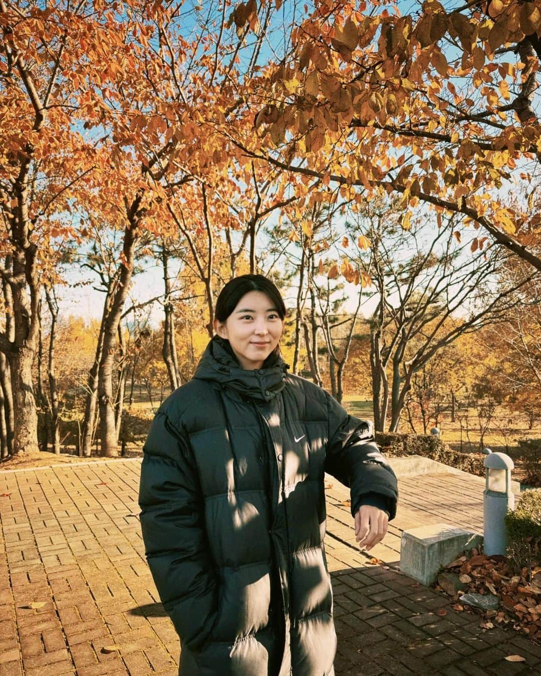 ソヒョン さんのインスタグラム写真 - (ソヒョン Instagram)「가을 끝자락 🍂 전 즐겁게 촬영을 하며 잘 지내고 있습니다 ☺️  #생존신고」11月21日 16時06分 - kkwonsso_94