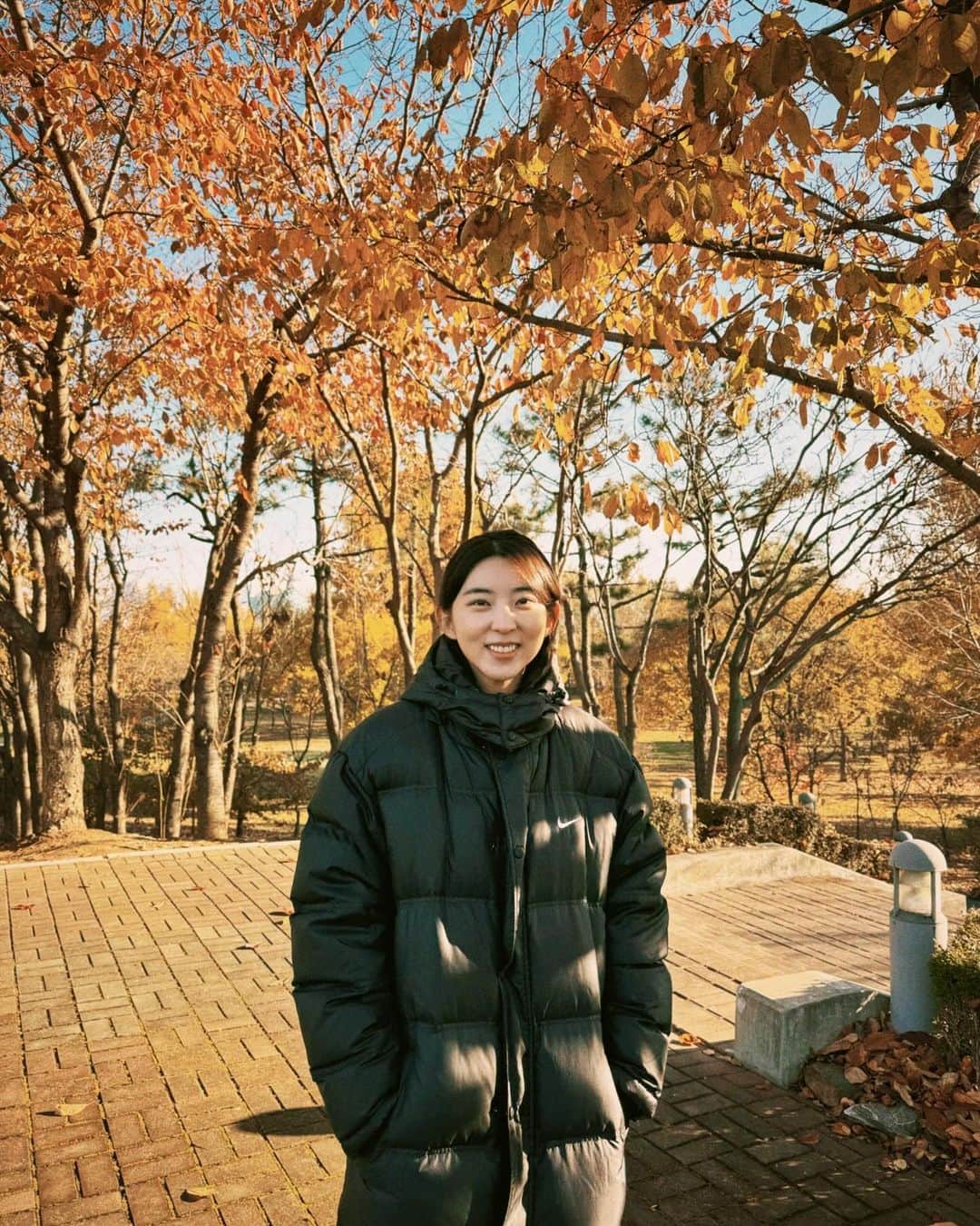 ソヒョン さんのインスタグラム写真 - (ソヒョン Instagram)「가을 끝자락 🍂 전 즐겁게 촬영을 하며 잘 지내고 있습니다 ☺️  #생존신고」11月21日 16時06分 - kkwonsso_94