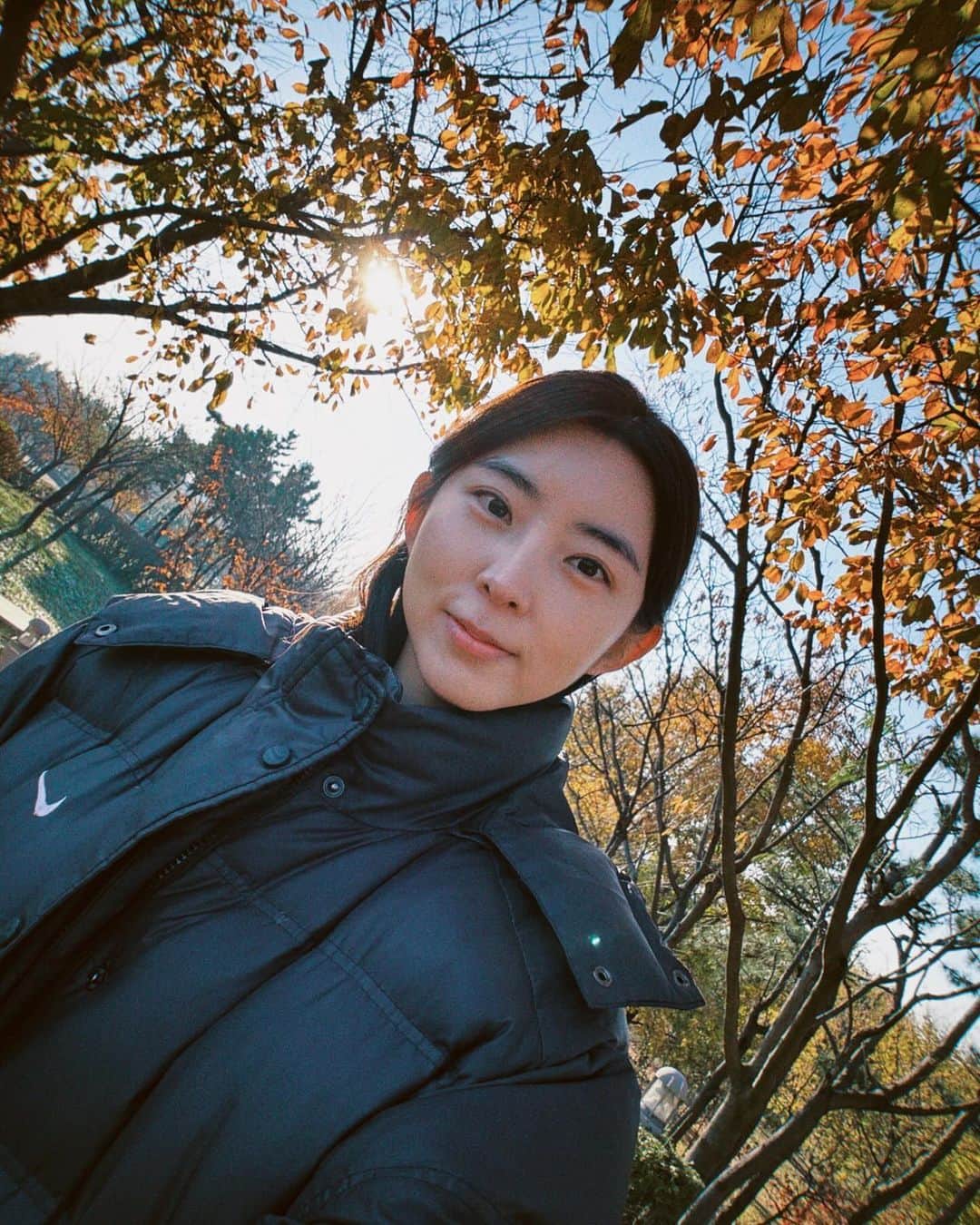 ソヒョン さんのインスタグラム写真 - (ソヒョン Instagram)「가을 끝자락 🍂 전 즐겁게 촬영을 하며 잘 지내고 있습니다 ☺️  #생존신고」11月21日 16時06分 - kkwonsso_94
