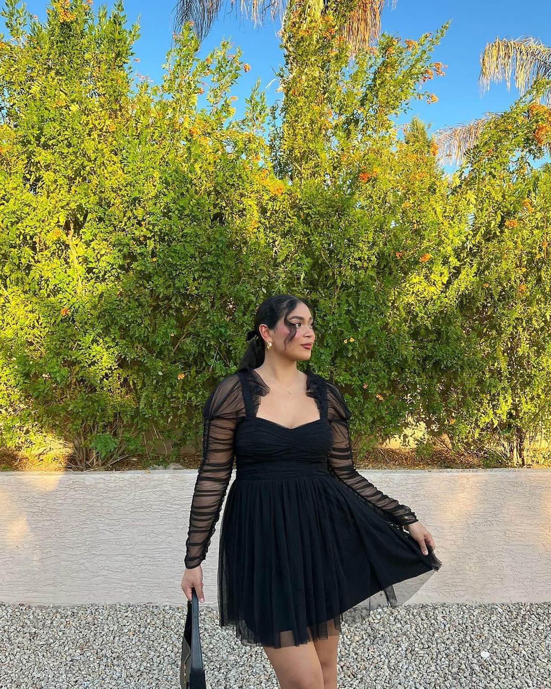 フレンチコネクションのインスタグラム：「A romantic update on the LBD🖤 (📸: @michaelajacobs)   (Psst! It's that time again. Get 30% OFF EVERYTHING. Ready, set, scroll 📣📣)」