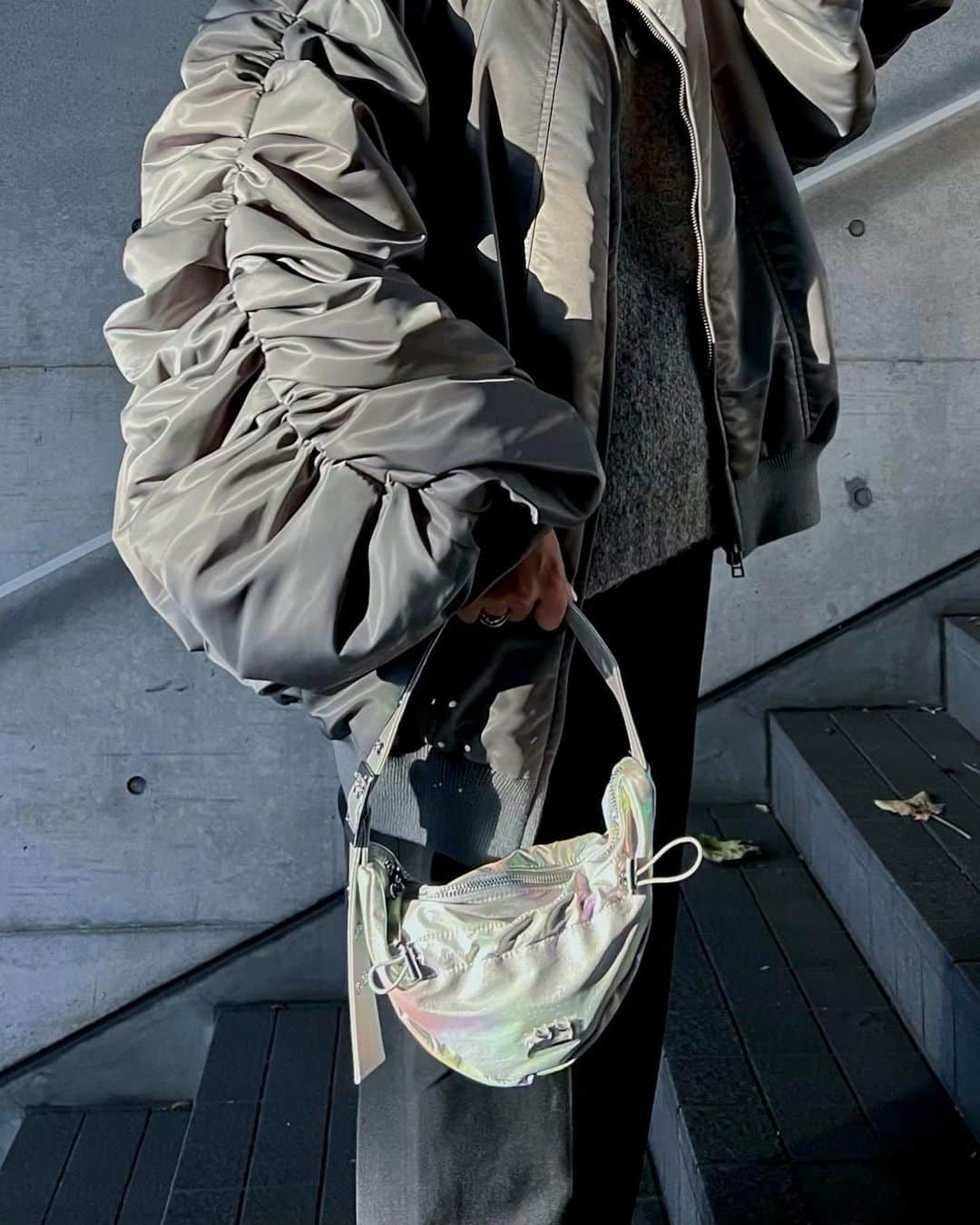亜弥さんのインスタグラム写真 - (亜弥Instagram)「🌈 リフレクト効果のあるBagは @forgetmenots_official  合わせやすくて可愛い💕  #forgetmenot  #yieyie  #bag  #fashion #ootd」11月21日 16時48分 - _ayaaa19_