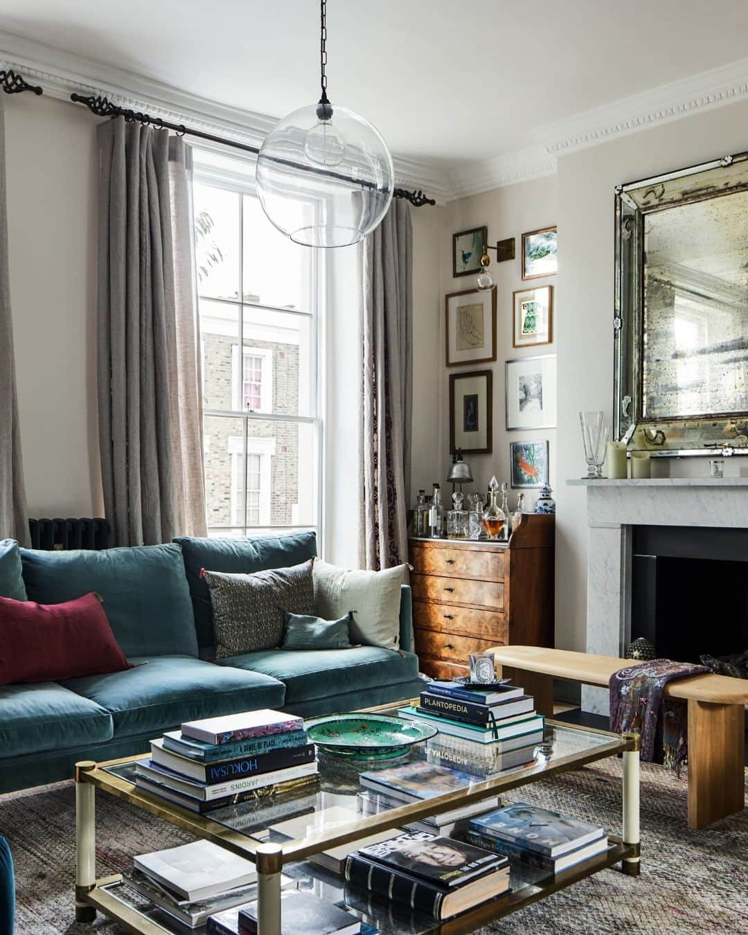 The Modern Houseさんのインスタグラム写真 - (The Modern HouseInstagram)「#forsale Street Smart: an elegant Islington townhouse with a blend of period features and contemporary elements.  Follow the link in bio for the sales listing.  Huntingdon Street, London N1」11月21日 17時00分 - themodernhouse