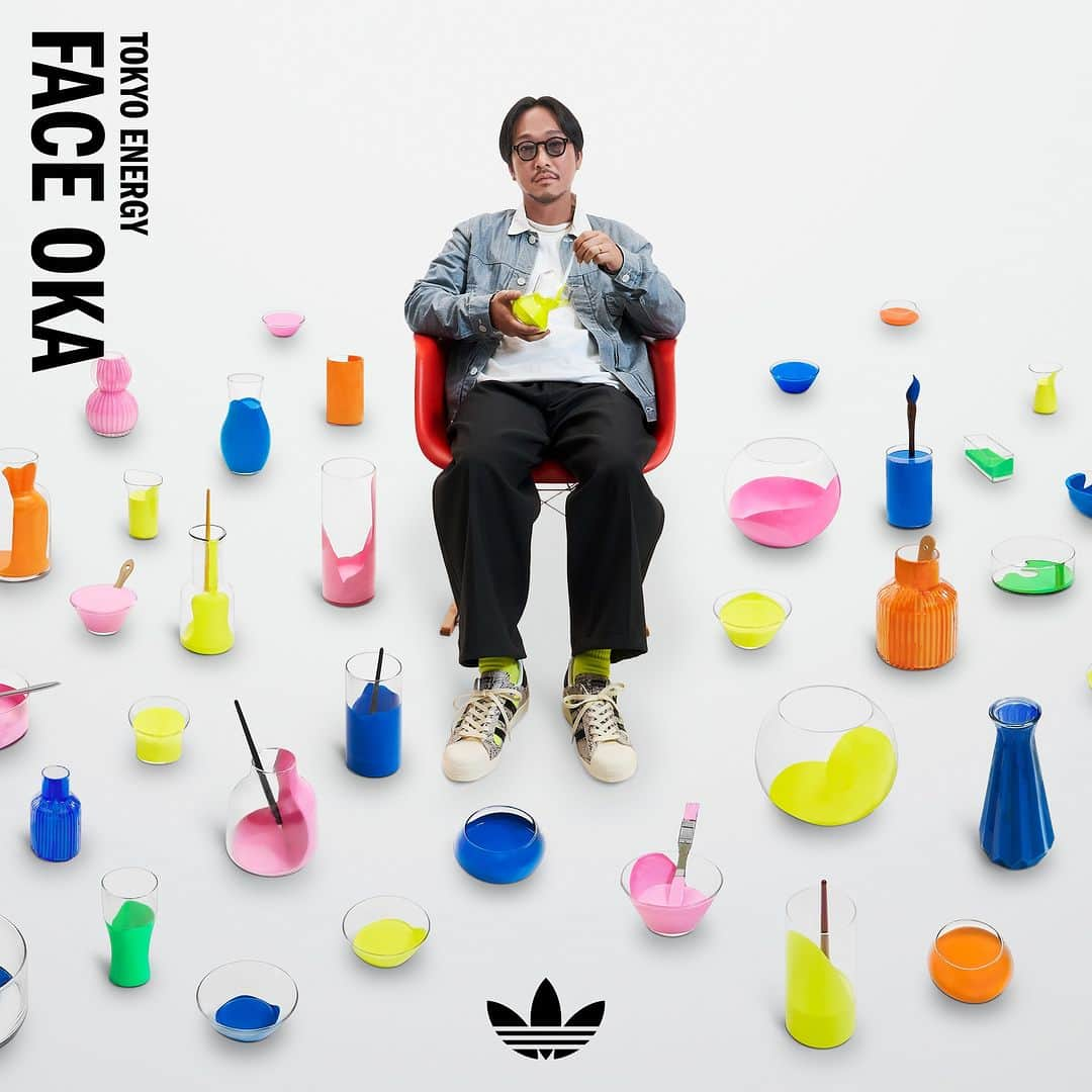 ABC-MART Grand Stageのインスタグラム：「・ <11/24(Fri)Release>  adidas Originals TOKYO ENERGY FACE OKA  アディダス オリジナルス (adidas Originals) から、東京カルチャーを世界に向けて発信する「TOKYO ENERGY (トーキョー エナジー) 」の新たなモデル、「TOKYO ENERGY FACE OKA」が登場。 国内外でアーティスト兼イラストレーターとして活躍するFACEとのコラボレートコレクション。  パイソン柄と挿し色のネオンカラーが目をひく「SUPERSTAR 82」、 鮮やかなピンクと黒の模様、大きな目が特徴的な「SUPERSTAR 82 FACE」、 大胆にも全体をピンクとオレンジの同色で統一した「STAN SMITH CS」の全5モデルが登場。  IG4124/IG4125 SUPERSTAR 82 ￥20,900  IG1724 SUPERSTAR 82 FACE ￥20,900  IG4121/IG4122 STAN SMITH CS ￥16,500  <展開店舗>  GRAND STAGE ONLINE STORE GRAND STAGE仙台店 GRAND STAGE GINZA GRAND STAGEダイバーシティ東京プラザ店 GRAND STAGE原宿店 GRAND STAGE渋谷店 GRAND STAGE名古屋栄店 GRAND STAGEルクア イーレ店 GRAND STAGE大阪店 GRAND STAGEアミュプラザ博多店 GRAND STAGE浦添パルコシティ店  #abcmart #abcgs #adidas #アディダス #adidasoriginals #tokyoenergy #faceoka #face_oka」