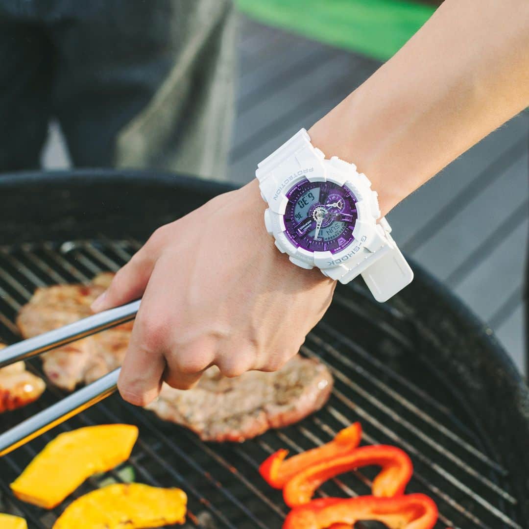 G-SHOCKさんのインスタグラム写真 - (G-SHOCKInstagram)「Vivid memories with G-SHOCK  ホリデーシーズンを鮮やかに彩る限定コレクション「PRECIOUS HEART SELECTION」。  まるでパーティの装飾の一部のように手元を彩るNewコレクション。文字盤と液晶には高輝度なLEDライトが仕込まれているから、暗くなっても時計が確認できない、なんて心配はありません。   店舗ではG-SHOCKをお買い上げの方にオリジナルウィンターグッズがあたる「WINTER CAMPAIGN」も実施中。  詳しくはストーリーズのリンクから @houyhnhnm_official の記事をチェック。  #g_shock #preciousheartselection #pairmodel #houyhnhnm」11月21日 17時00分 - gshock_jp