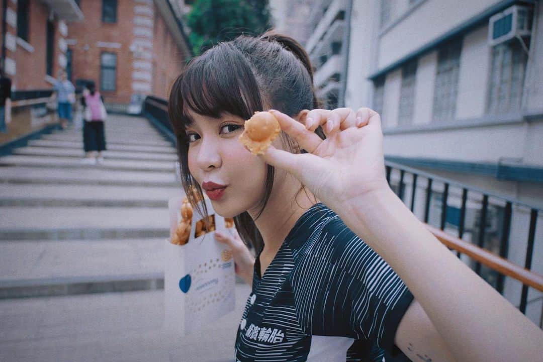 Yuriのインスタグラム：「我每天都想吃雞蛋糕雞蛋仔車輪餅奶茶 圓臉養成✔️」