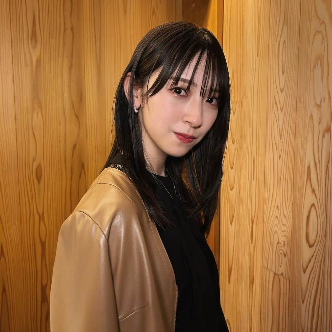 金村美玖さんのインスタグラム写真 - (金村美玖Instagram)「️ ️️ ️ ️ ️️ ️ 本日発売の「東京カレンダー1月号」に 初登場しております🍣  大好きなお寿司を西麻布で。  食べるたびに笑みがこぼれました。 幸せな時間をありがとうございます。  是非ご覧下さい！  #東京カレンダー #東カレ #日向坂46 #金村美玖 #西麻布 #お寿司大好き」11月21日 17時06分 - miku_osushi