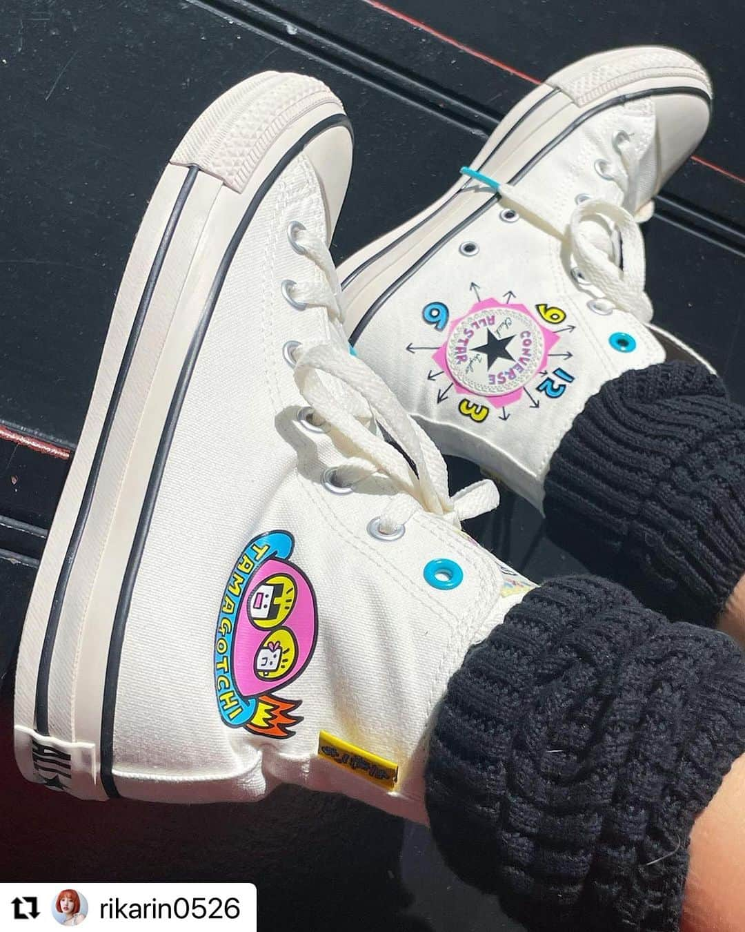 コンバースさんのインスタグラム写真 - (コンバースInstagram)「Thank you! #Repost @rikarin0526 ・・・ CONVERSE x TAMAGOTCHI👾  @converse_jp @tmgc_official_jp collab at  @abcmart_grandstage !!  ABC-MART GRAND STAGE GINZAにてCONVERSEのPOP-UPイベント第二弾が開催中！ 今回はCONVERSEとたまごっちのコラボシューズが♡♡♡ たまごっち首から10個くらいぶら下げて育てたたなぁ〜懐かしい！ キッズサイズもあるので、親子コーデとかにも良さそう♡  ちなみにこの日のコーデの帽子は まめっちシルエット意識です。笑  •  •  ※サイズ展開は店舗によって異なりますのでご注意下さい！  #PR #Tamagotchi #たまごっち #abcmart #abcマート #abcgs #conversejp_PR #コンバース」11月21日 17時06分 - converse_jp