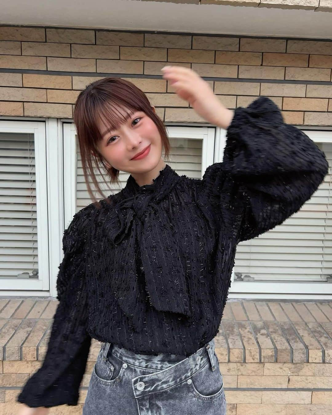 にたまごのインスタグラム：「最近愛用中のデニム👖🤍 ⁡ ⁡ ぷりっとガードル履くとお尻綺麗になるから、デニム履く時も必ず履いてる🧦🧦🧦 ⁡ 2枚目にタグ付けしてあるよ🏷 ⁡デニムは、00sizeを買った✌︎ ⁡ ⁡ ⁡ ⁡ #コーデ #低身長コーデ #低身長 #低身長ファッション  #150cmコーデ #150cm #デニムコーデ」