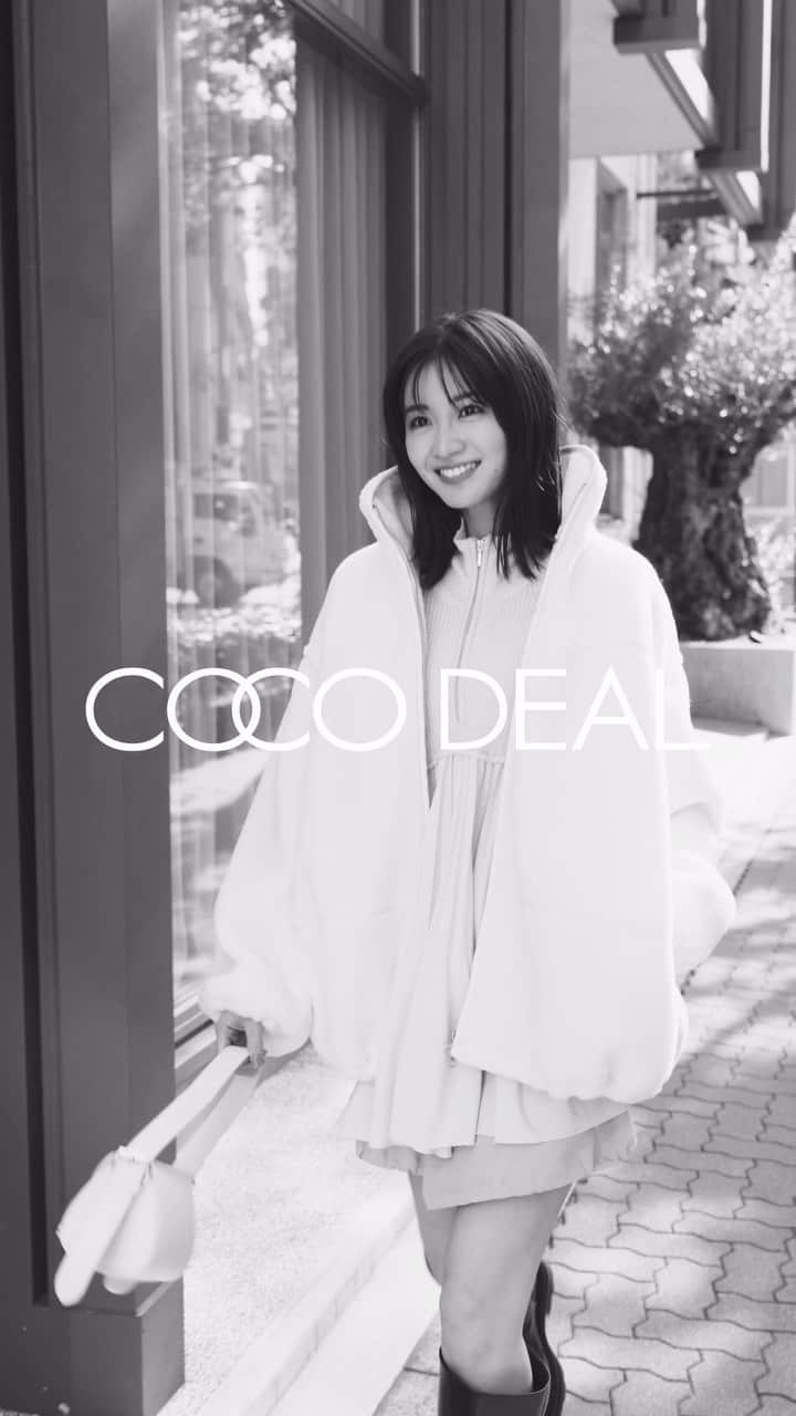 のインスタグラム：「COMING UP HOLIDAY meets 岡崎紗絵  明日公開です #cocodeal #ココディール #岡崎紗絵 san」