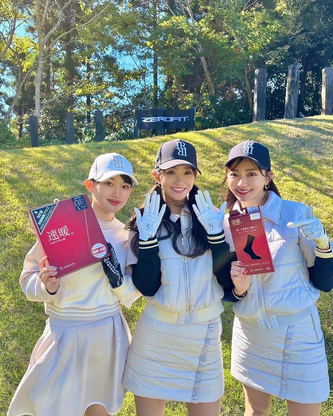 西村いちかさんのインスタグラム写真 - (西村いちかInstagram)「先日は18ホール全てがイベントホールだった大規模なコンペ @linkth_golf に参加⛳️ 当日はたくさんのストーリー失礼しました🥹 全部見てくださった方はありがとう😂 ちなみに…アフターイベント中に投稿してたので当たりませんでした…笑  メインスポンサーとして入っていた @irishman.jp のセットアップを着ました🥰  中のニットは白も黒も可愛いのでお気に入りです☺️  irishmanのイベントホールは声量対決📣 普段大きい声出さないからすごく楽しみにしてたんだけど、全然声はれなくて悔しかったです笑  アフターイベントではこの日着たウェアを着て歩かせていただきました🫣  素敵なコンペに参加できて光栄でした🥰 お誘いいただきありがとうございました🙇 お疲れ様でした⛳️  #ゴルフ女子 #ゴルフ男子 #ゴルフ場 #ゴルフウェア #冬ゴルフ #ゴルフコンペ #골프스윙 #골프패션 #골프웨어 #irishman」11月21日 17時16分 - ichika_nishimura